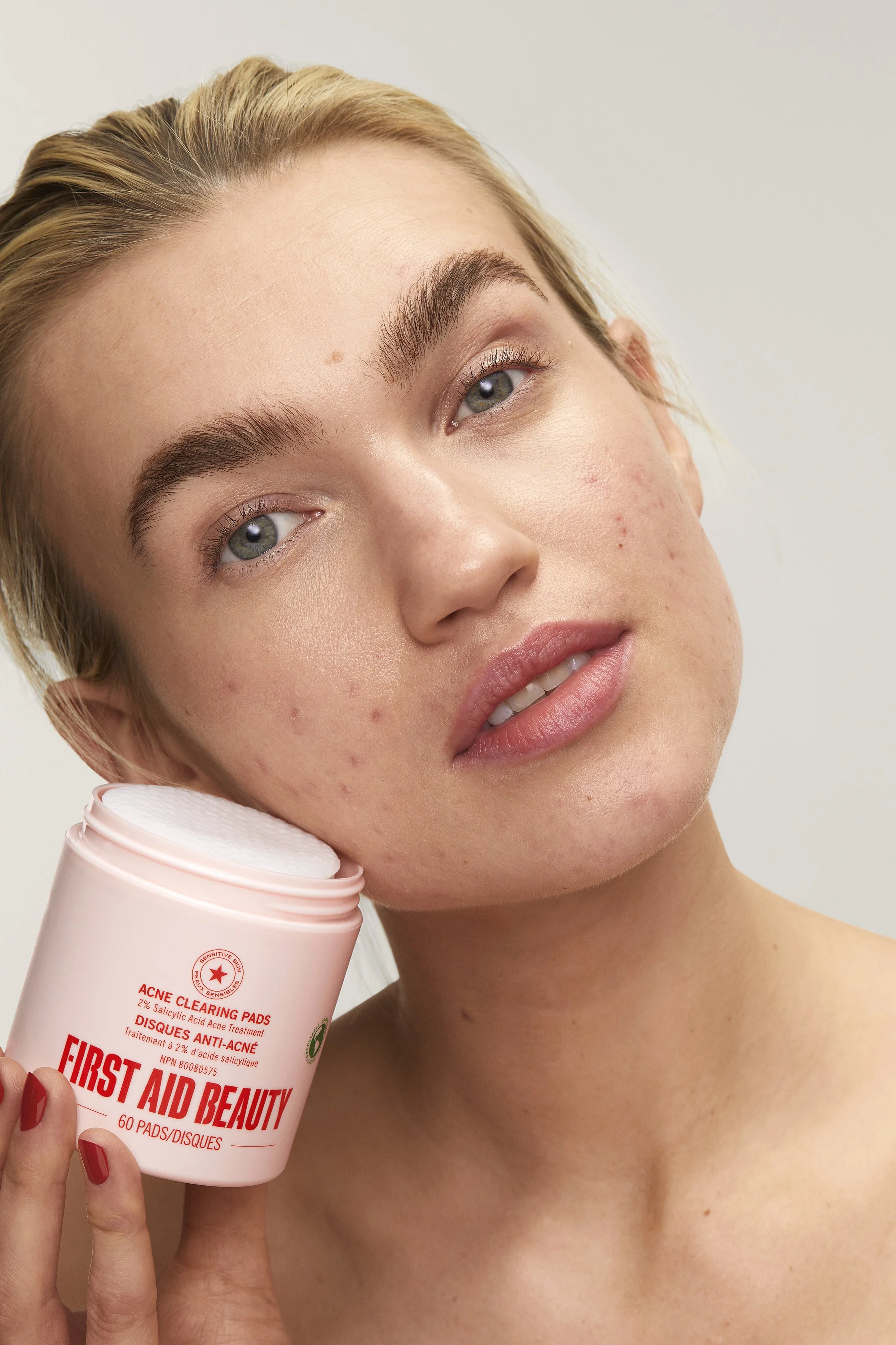 ACNE _PADS-Model_01.jpg