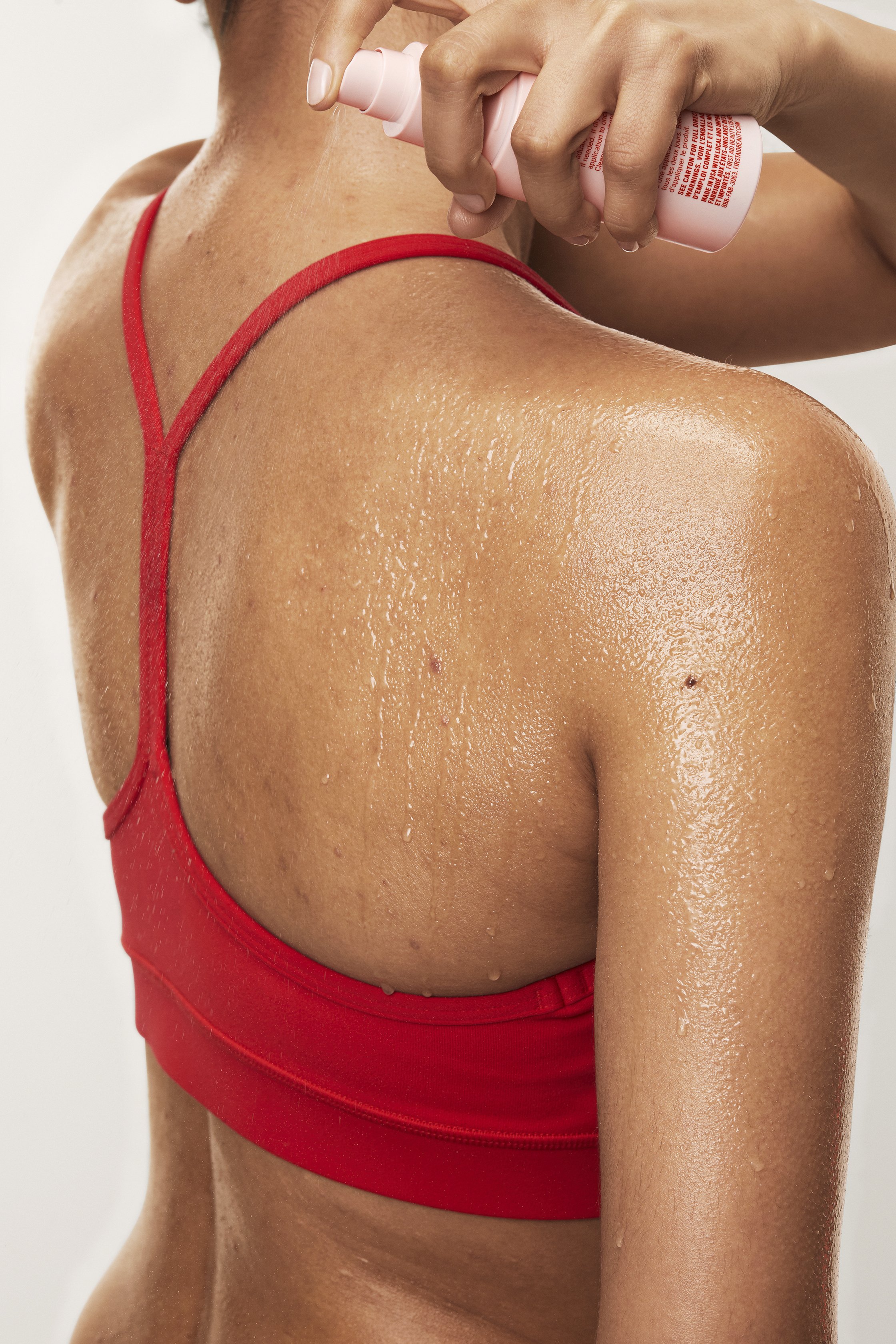 ACNE _BODYSPRAY-Model_05..jpg