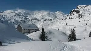 Vabljeni na vikend turnega smučanja  -Koča pod Bogatinom 