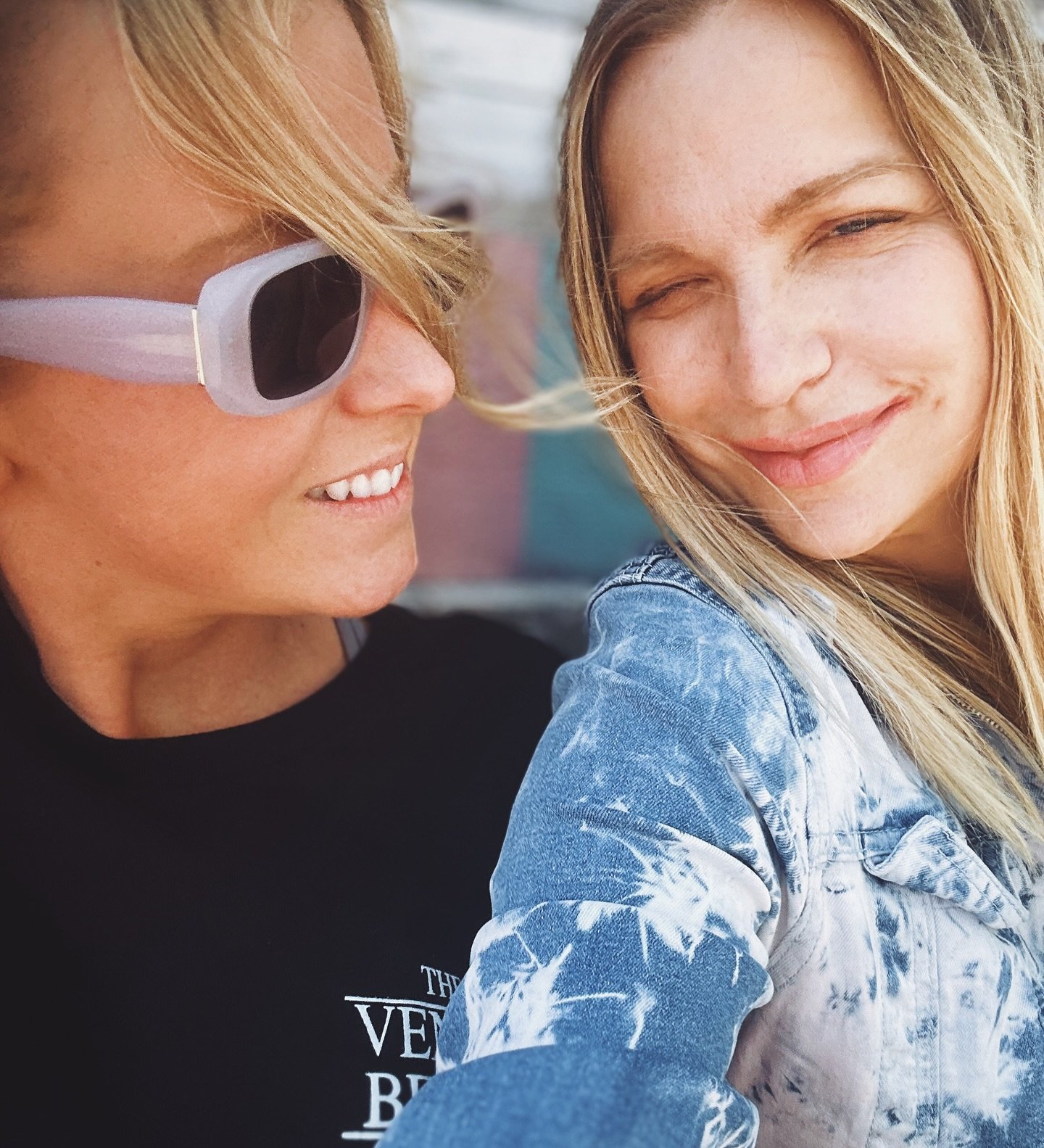 All roads lead to @venicebeachbar X @harryperryband 🪄