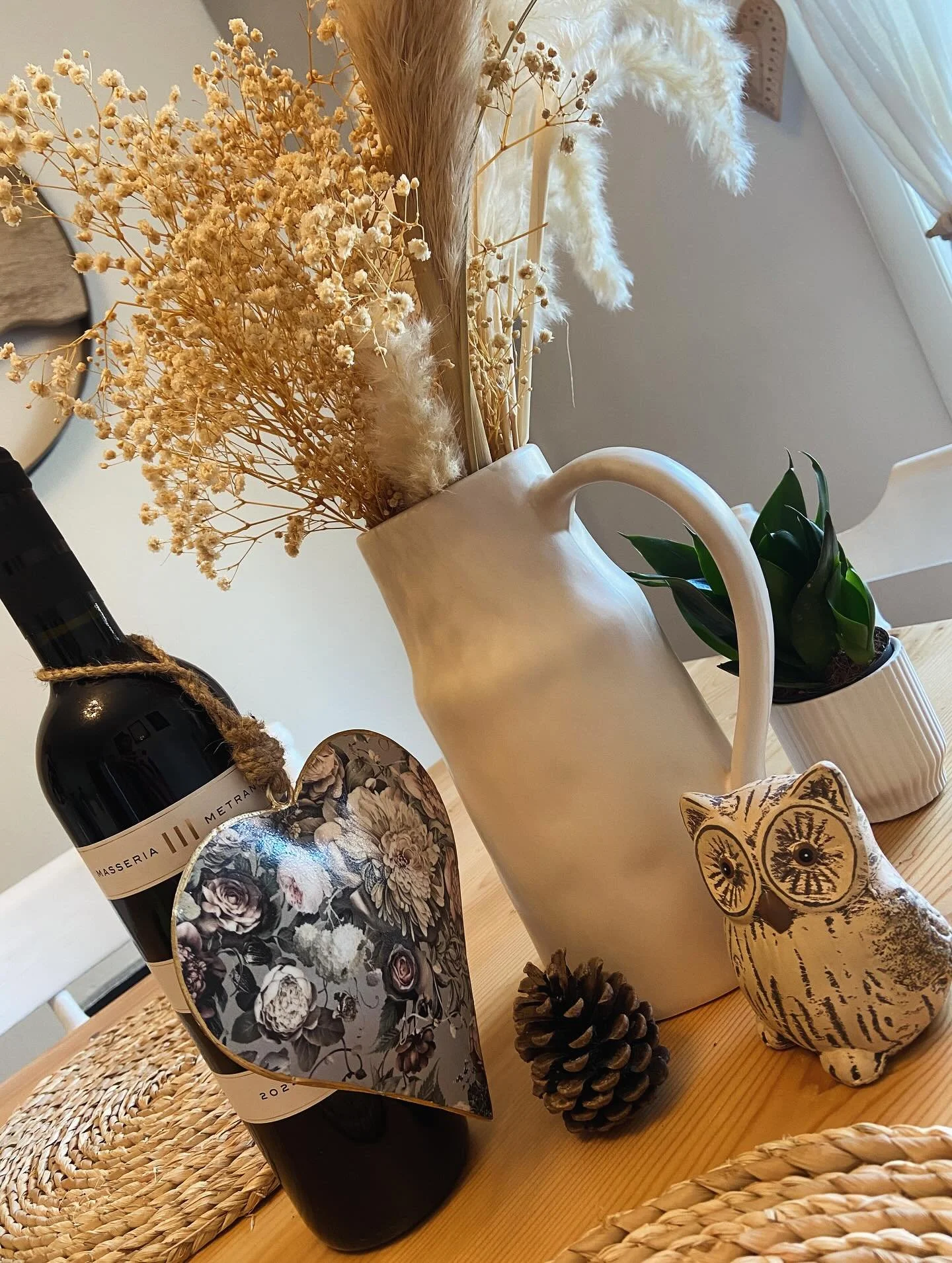 The windy weather and slight chill in the air inspired me to make a start on my autumnal decor. Cosy toes! #autumndecor #september #cosyliving #interiordesign #interiordecor #cottagedecor #devoninteriordesigners #devonliving #lovewhereyoulive&hearts;