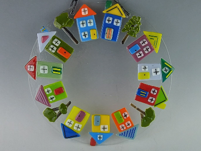 Around the Neighborhood Fused Glass Wreath with Diana Morrison