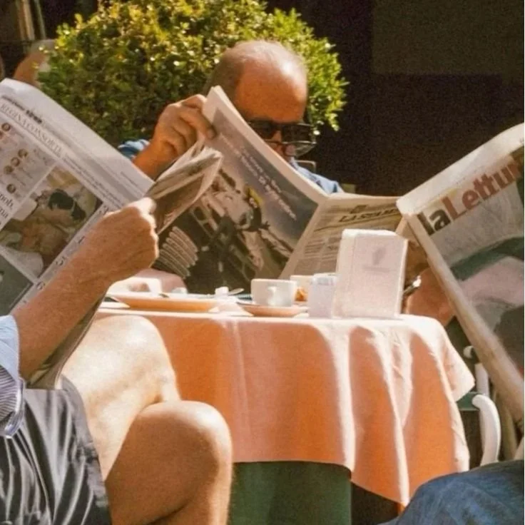 old italian people takes coffe reading jornal