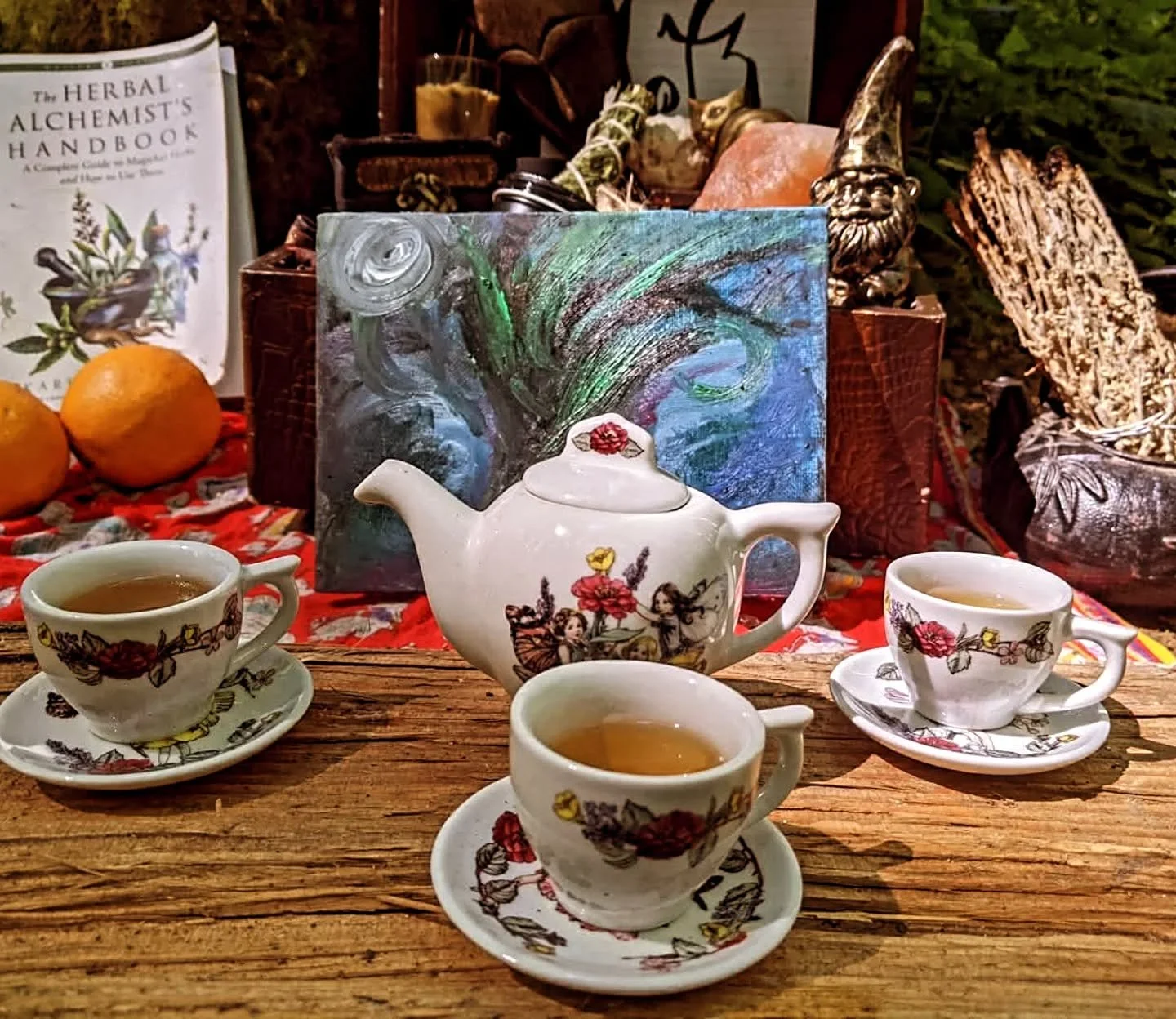 The traveling tea philosophy is that anytime is tea time. Especially in the middle of the woods. 

#herbaltea #teatime