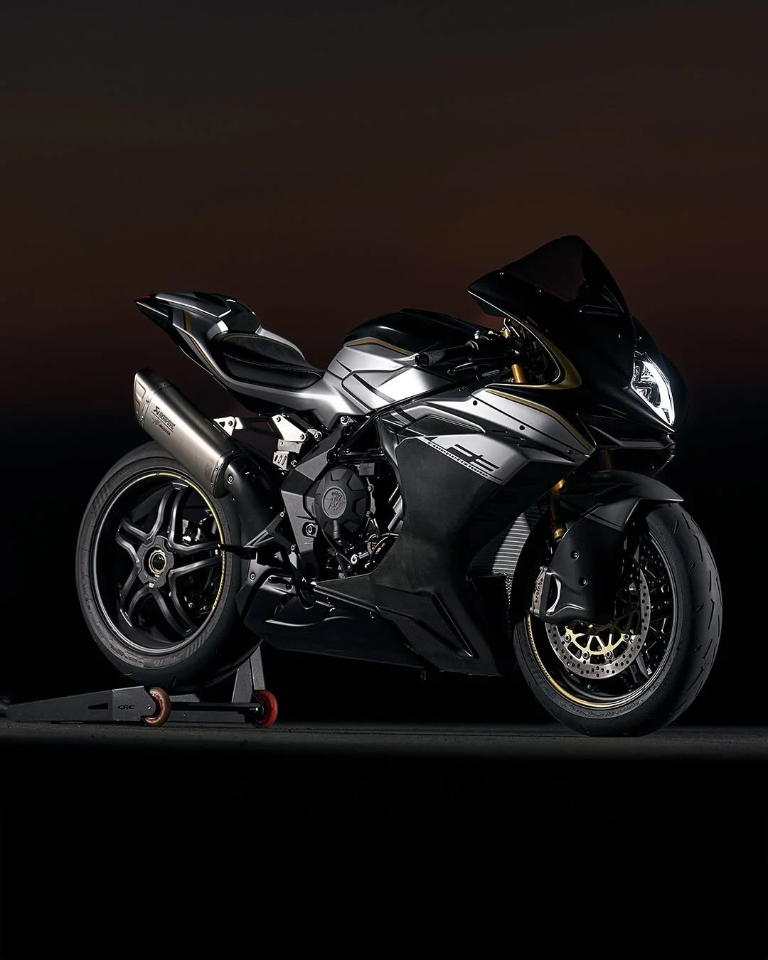 &Sigma;&tau;&eta;&nu; F3 Competizione, &eta; &delta;ύ&nu;&alpha;&mu;&eta; &sigma;&upsilon;&nu;&alpha;&nu;&tau;ά &tau;&eta;&nu; &tau;&epsilon;&lambda;&epsilon;&iota;ό&tau;&eta;&tau;&alpha; &tau;&eta;&sigmaf; &lambda;&epsilon;&pi;&tau;&omicron;&mu;έ&rh