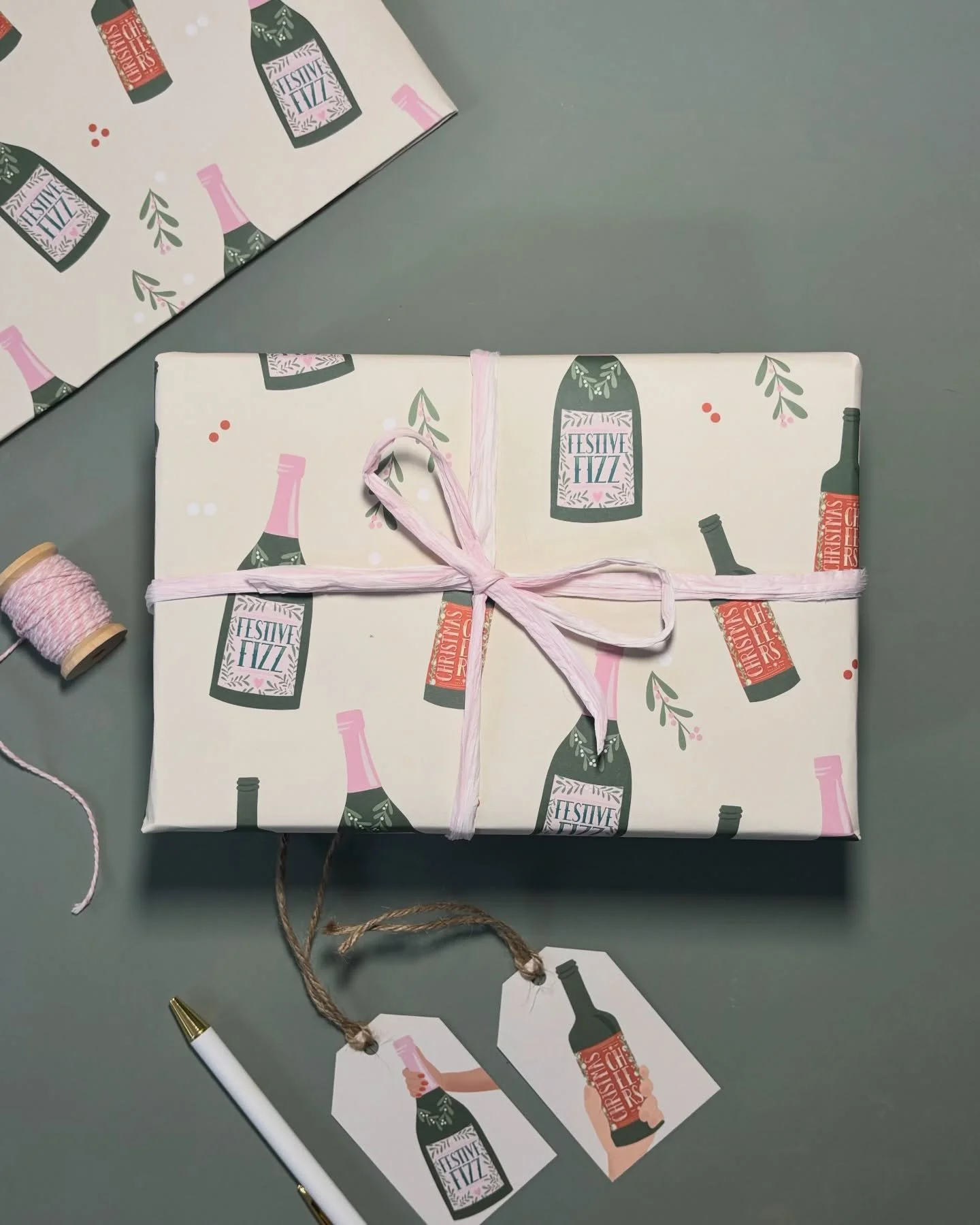 Hands up who&rsquo;s got all their Christmas presents wrapped? (I definitely haven&rsquo;t! 😂) There is still some Christmas wrapping paper available to order on my website if you&rsquo;re quick, and there is also some instore @duxmore_botanics if y
