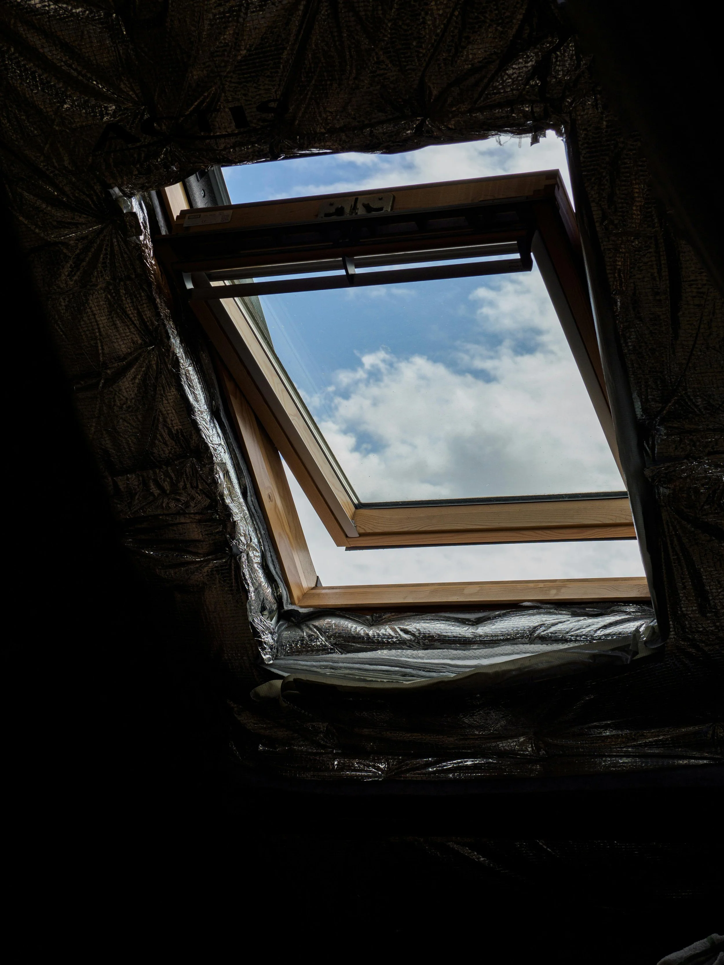 Dach Fenster und Dachbodendämmung