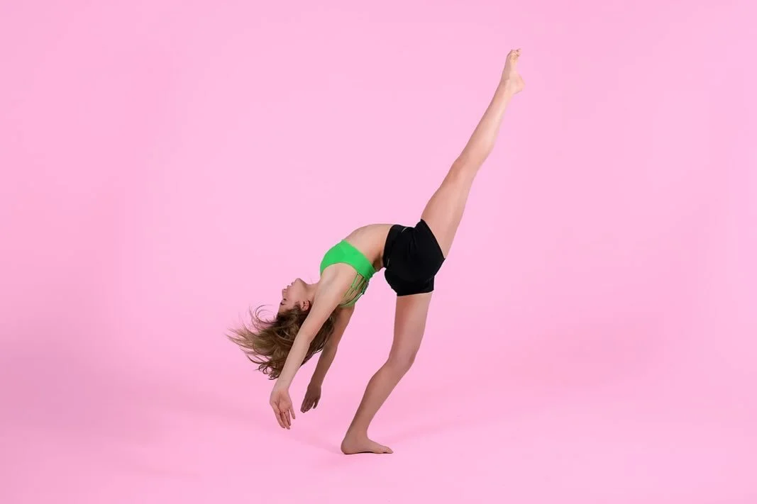 Over winter break we teamed up with our favorite 📸 @tideandtruedance , grabbed a few friends, and had the BEST day creating content ✨

We brought some of our company dancers into the studio with our favorite photographer and captured these incredibl