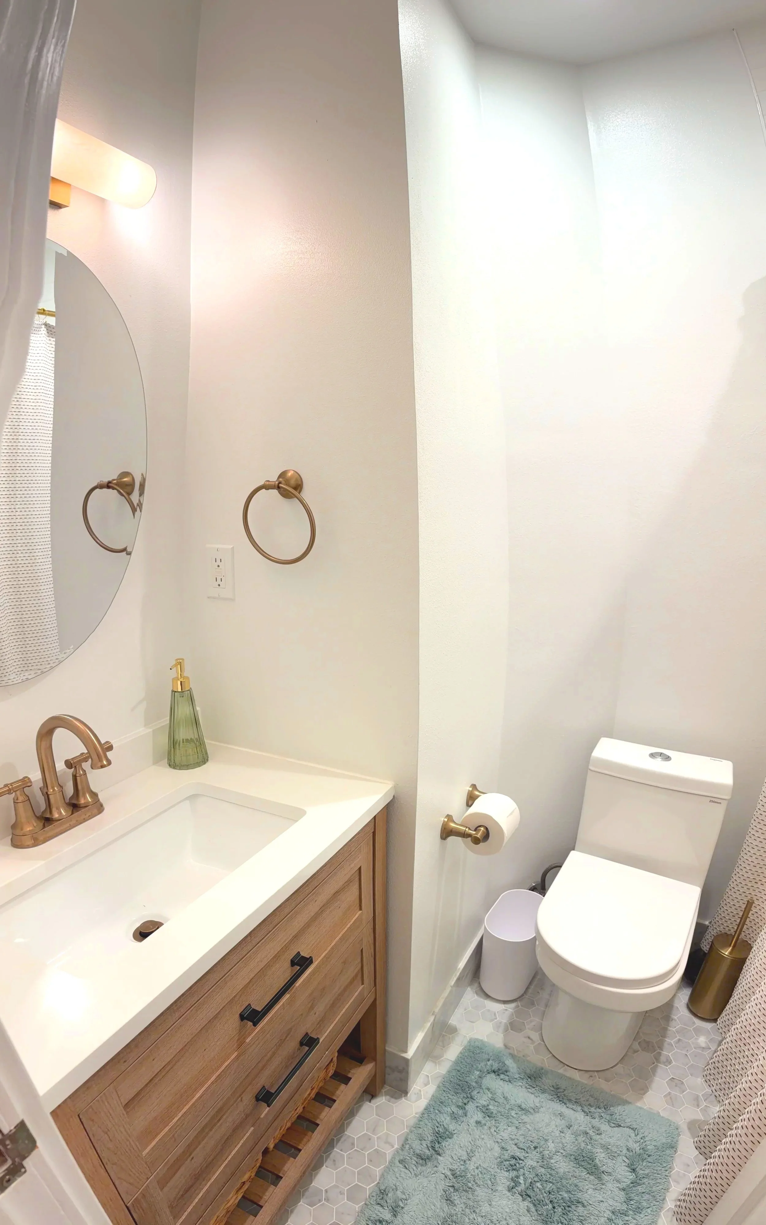 AFTER - Pierce 1 Guest Bath