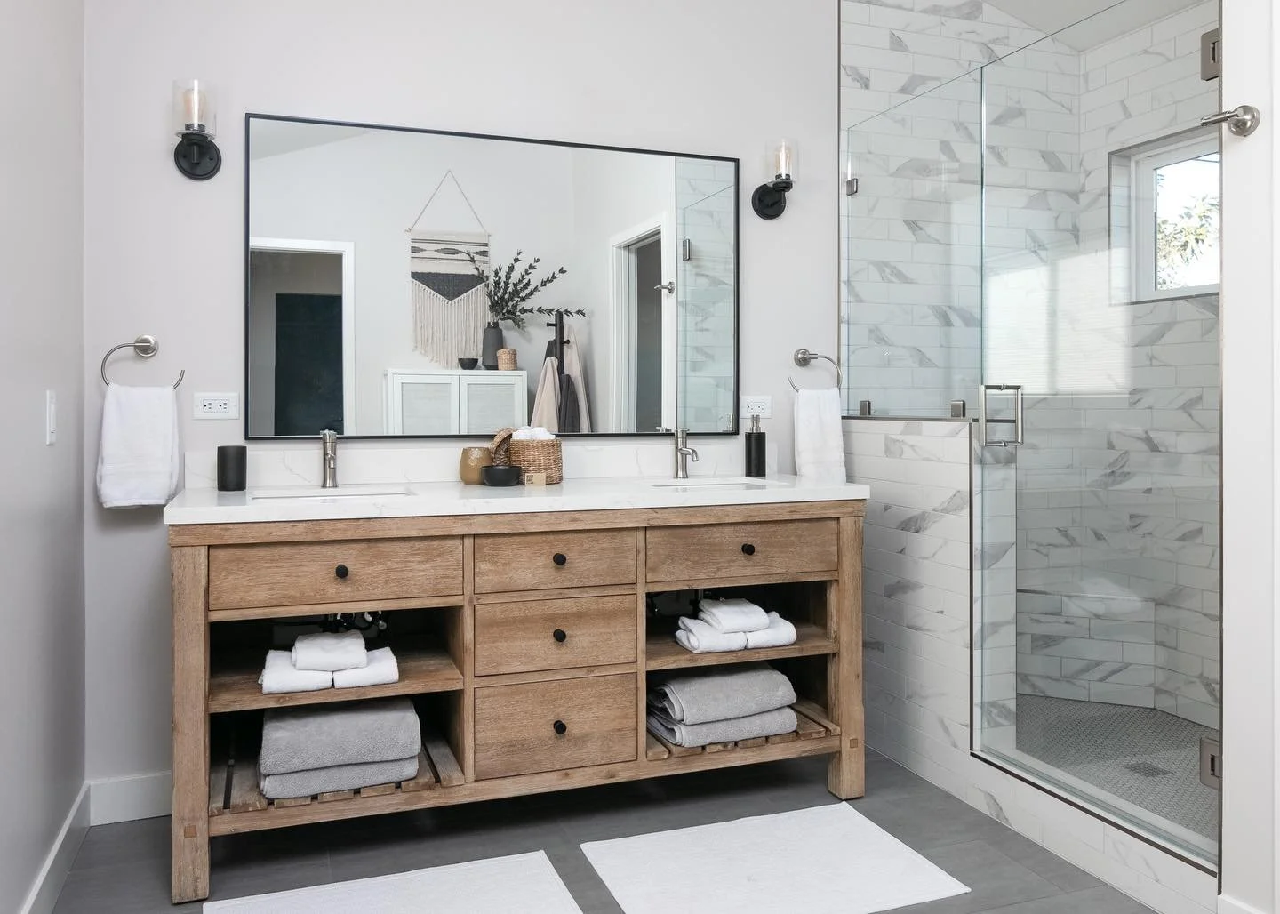 A little vanity appreciation moment ✨

Swipe through for some satisfying remodel transformations&mdash;from fresh finishes to better lighting, these vanities understood the assignment.