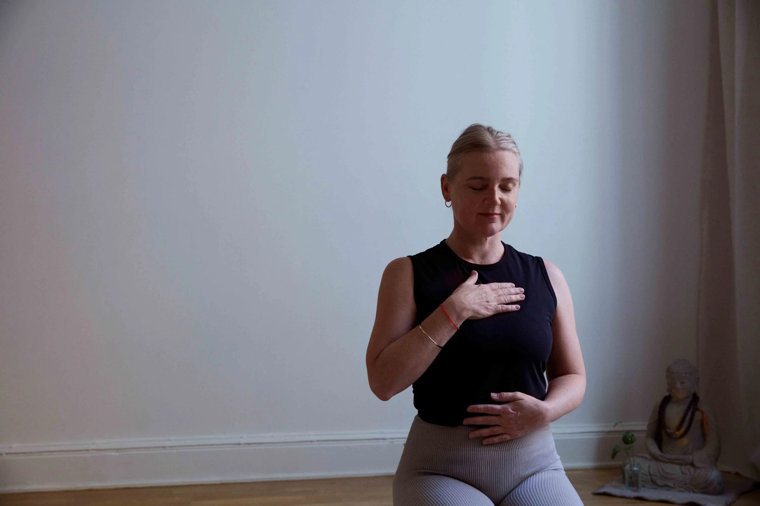 260923Jenny_HOMEyoga3219_lo.jpg