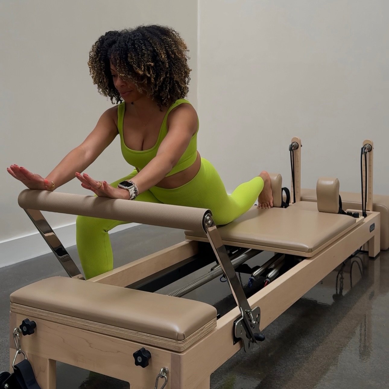Meet Milan! (@thepilatesarchitect ) is a 500-hour Comprehensively Certified Pilates instructor on a mission to create a more mindful and inclusive wellness space. She aims to make Pilates, health, and wellness more diverse and welcoming, one workout 