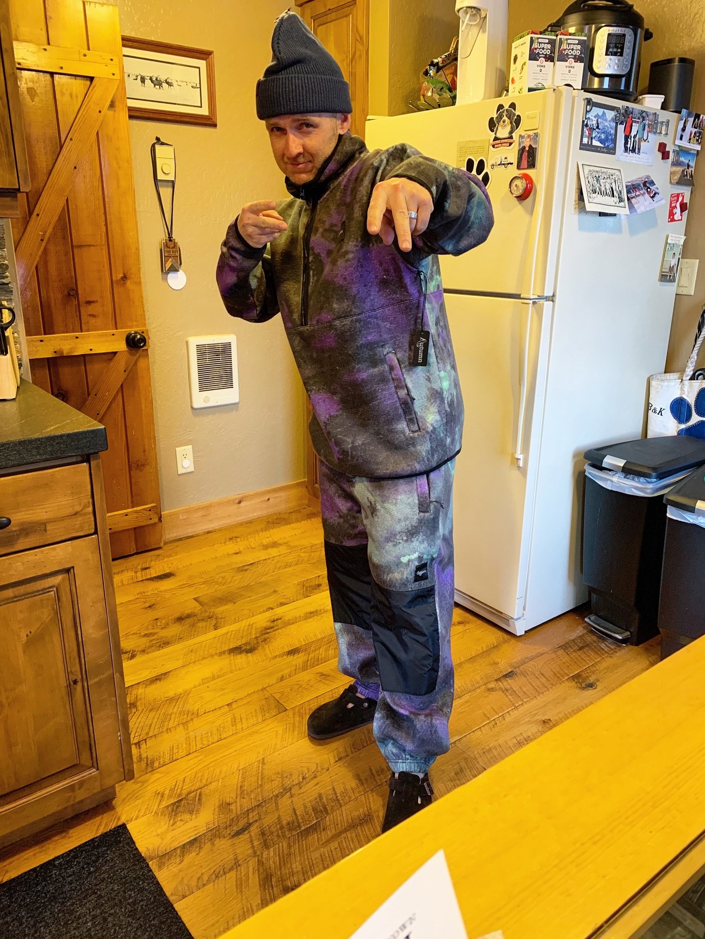 Swag King in his natural habitat. 💅🏽👑
Erin sent me this photo yesterday and it filled my heart thinking about how he could make anyone laugh.
The man who could make any outfit work through sheer confidence alone. Standing in the kitchen like he&