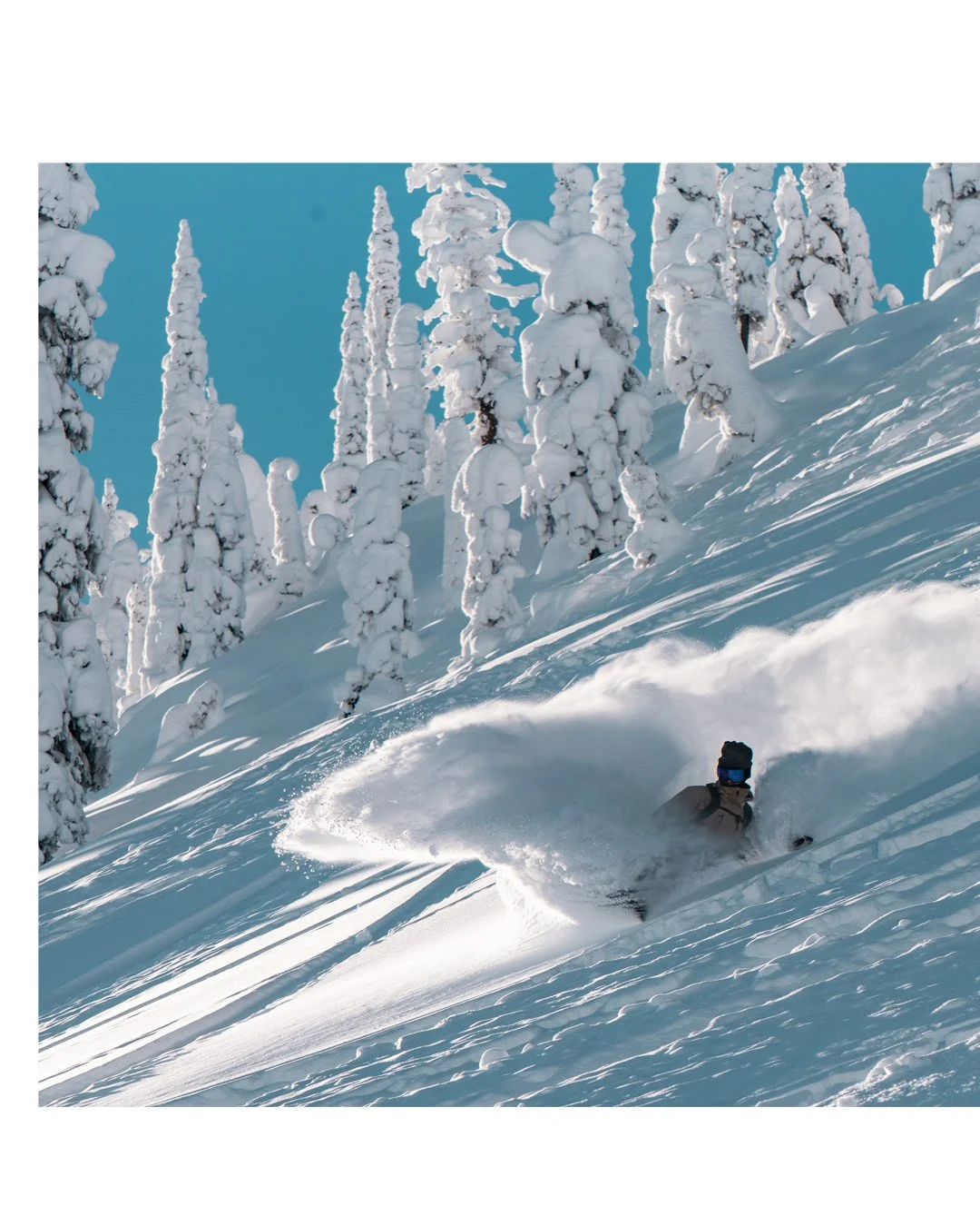 Pash throwing spray in BC perfection. When the snow ghosts stand as witnesses and the bluebird sky frames the moment—this is what pure mountain joy looks like.
Some slashes are just poetry in motion.
📸: @dustinlalikphoto
#UnoMasForever #BC