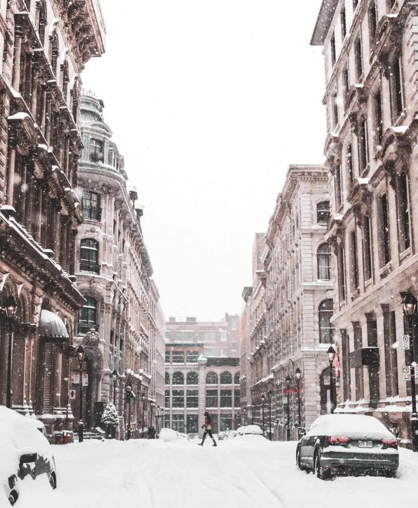 La premi&egrave;re neige est arriv&eacute;e. - 
The first snow has arrived.