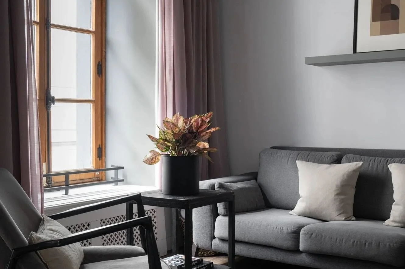 Votre chez-vous loin de chez vous, au c&oelig;ur du Vieux-Montr&eacute;al. -
Your home away from home, right in the heart of Old Montr&eacute;al.