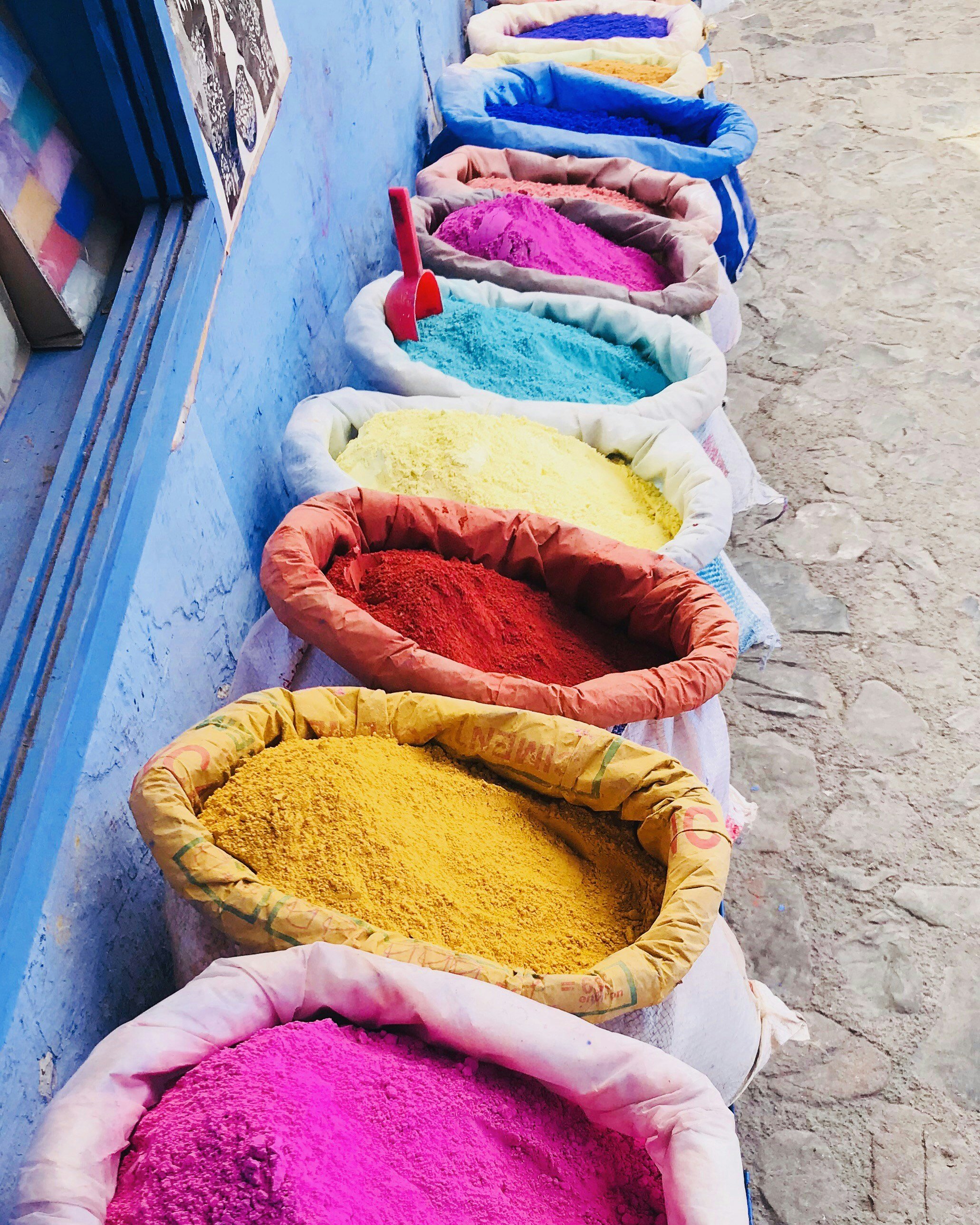 women-travel-abroad-J2DRps9LBnM-unsplash.jpg