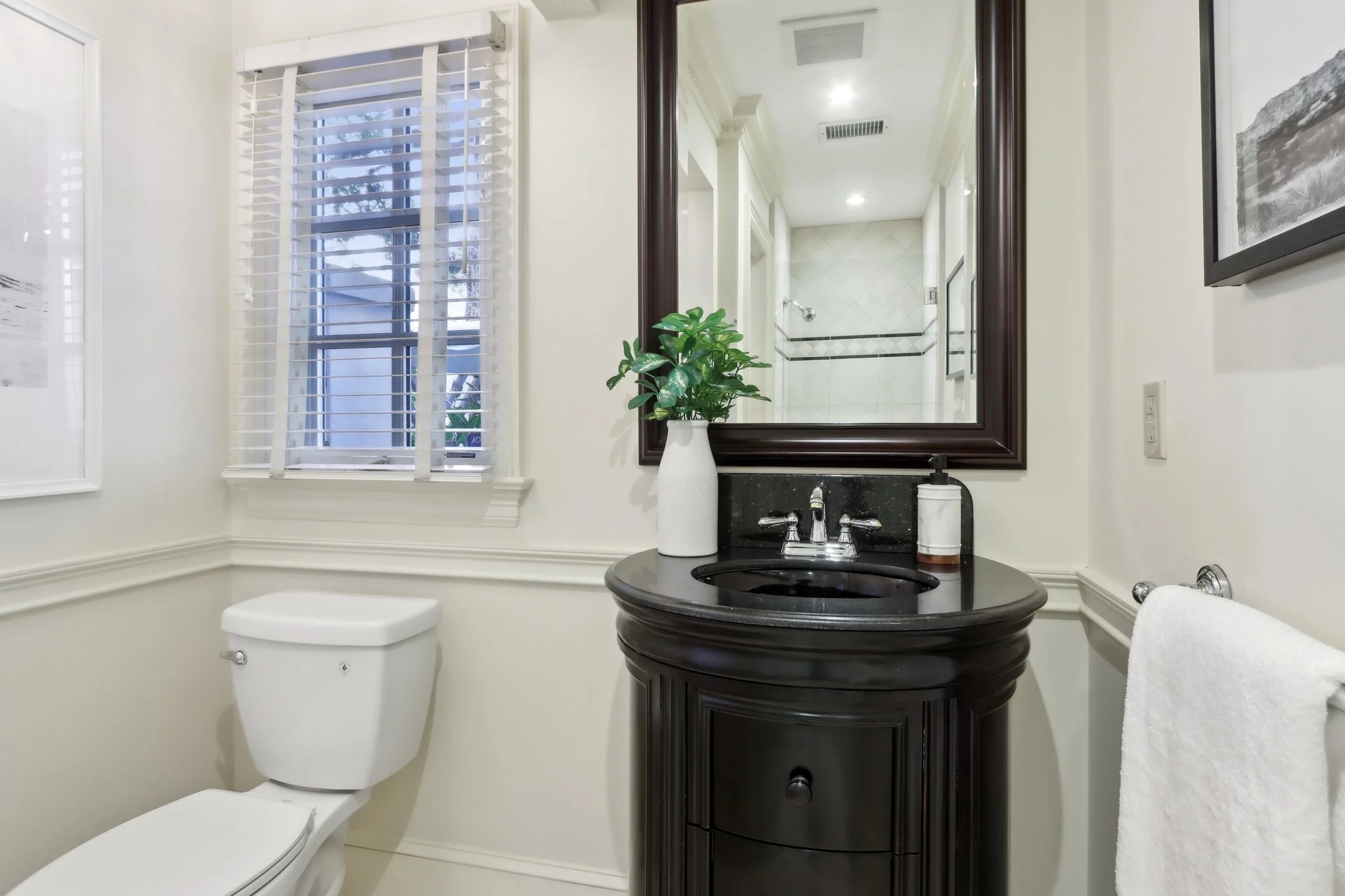 37-web-or-mls-University Dr-27032025-035.jpg