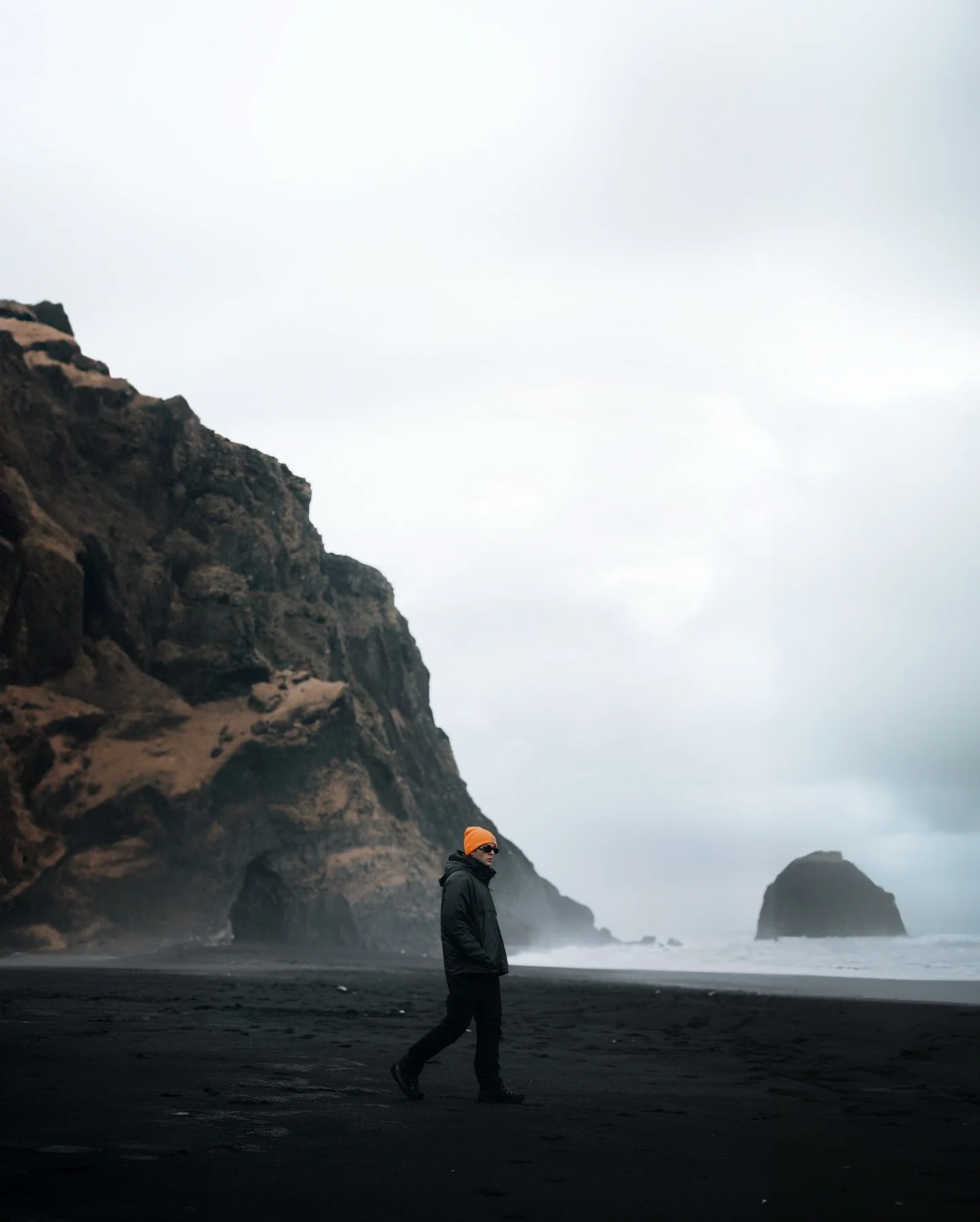 🇮🇹: Un po&rsquo; di nostalgia di Reynisfjara 🖤

Uno dei luoghi pi&ugrave; incredibili che abbia mai visto, con la sua spiaggia nera e le onde spaventose

--

🇬🇧: A bit of nostalgia for Reynisfjara 🖤

One of the most incredible places I&rsquo;ve