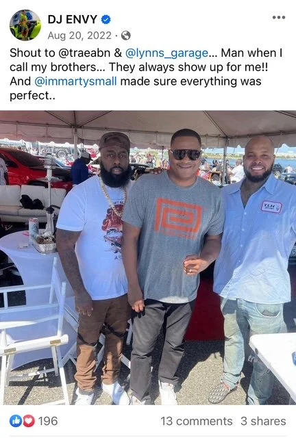 8/2022 - Mayor with Beach Bar