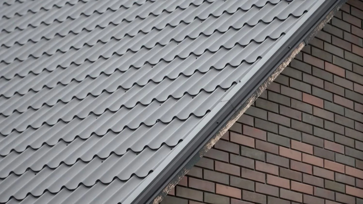 metal roof on midwest home
