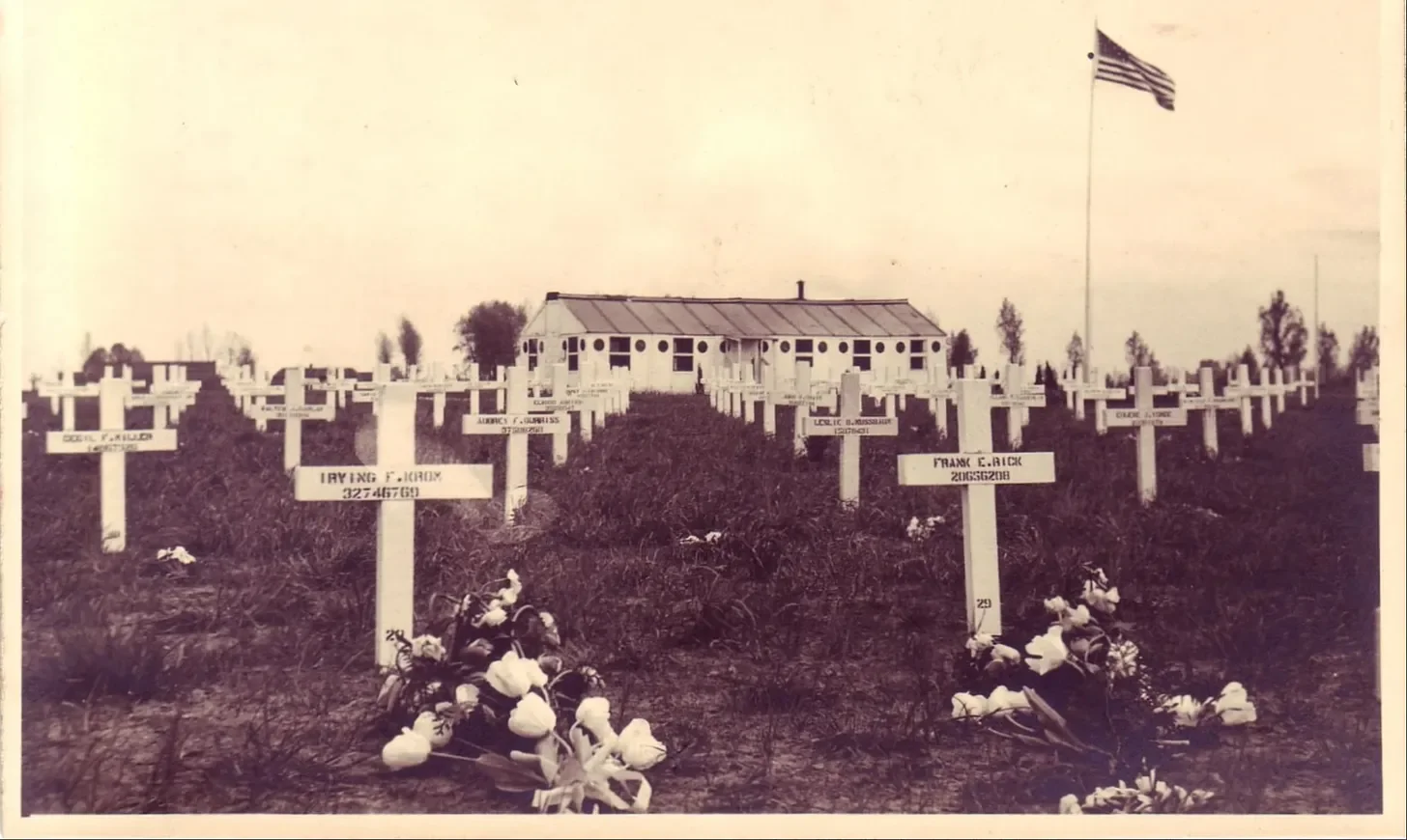 Temporary American Military Cemetery Son. Source Liberation Route Europe