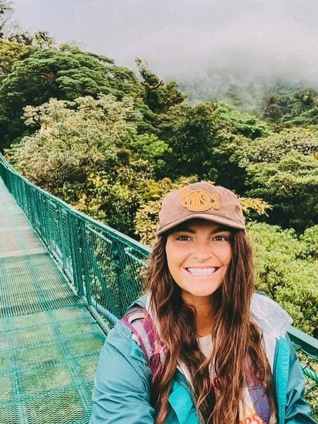 Why did I choose Costa Rica for book #2?! you ask 🌴🐒🌊

Because Costa Rica is one of the most special places in my heart, a second home, and a treasure chest of memories from life on the road.
What started as a random backpacking trip 5 years ago w