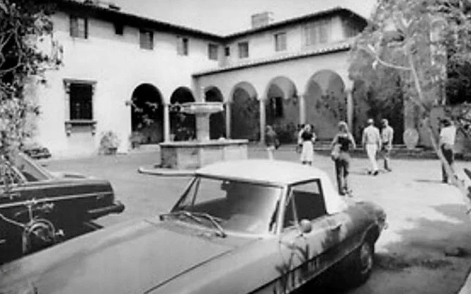 A Hollywood Treasure, Restored ✨
Tucked behind iron gates in Beverly Hills lies one of Hollywood&rsquo;s most iconic estates&mdash;Greenacres, the legendary home of silent film star Harold Lloyd. Built in 1928, this 44-room Italian Renaissance master