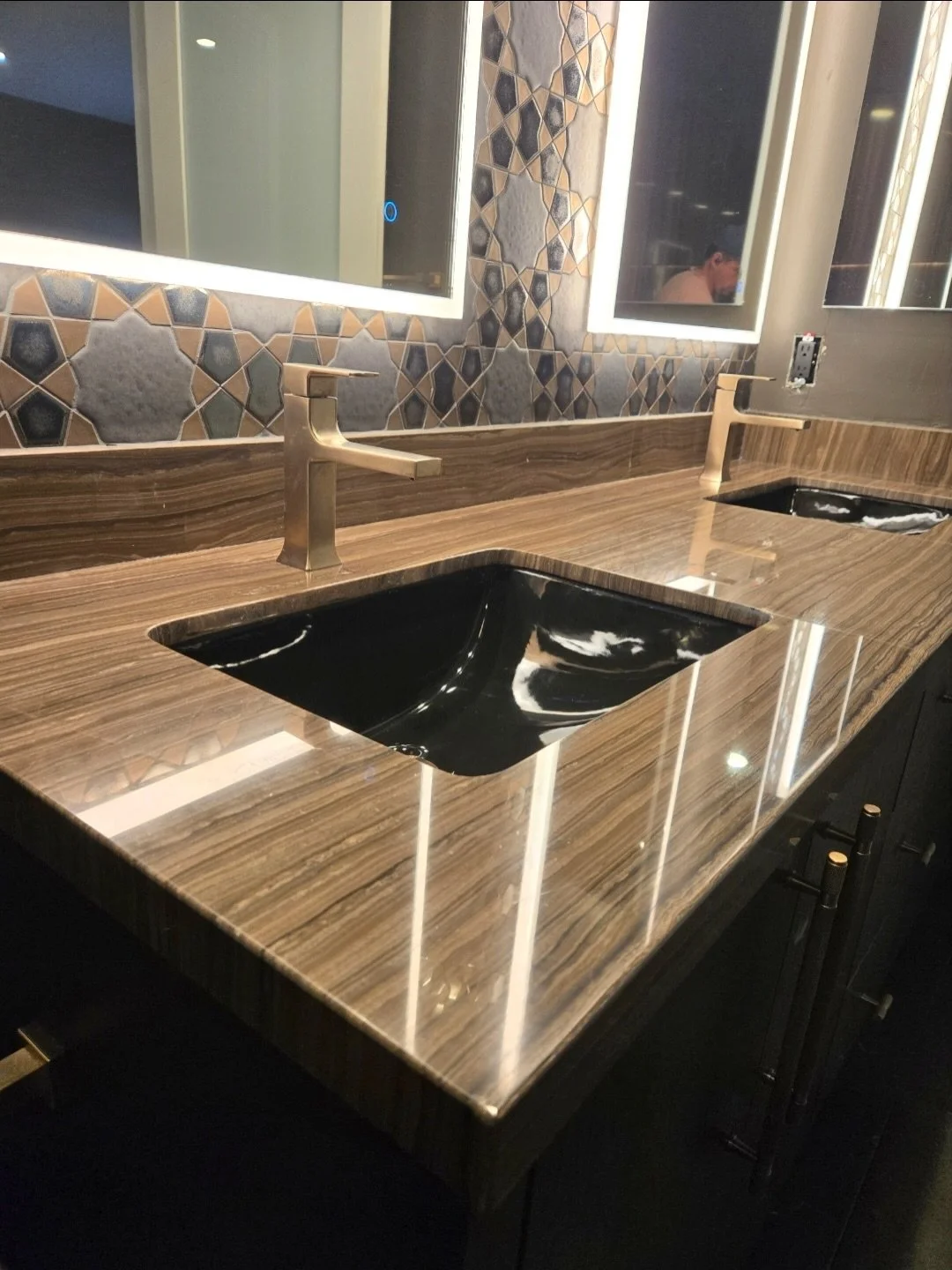 Shines like a gemstone, this isn&rsquo;t just stone&hellip; This is Eramosa &mdash; aka Tiger&rsquo;s Eye
Harder than it looks. Rarer than you think. Mother Earth flexing millions of years of pressure, heat, and patience &mdash; polished back to life