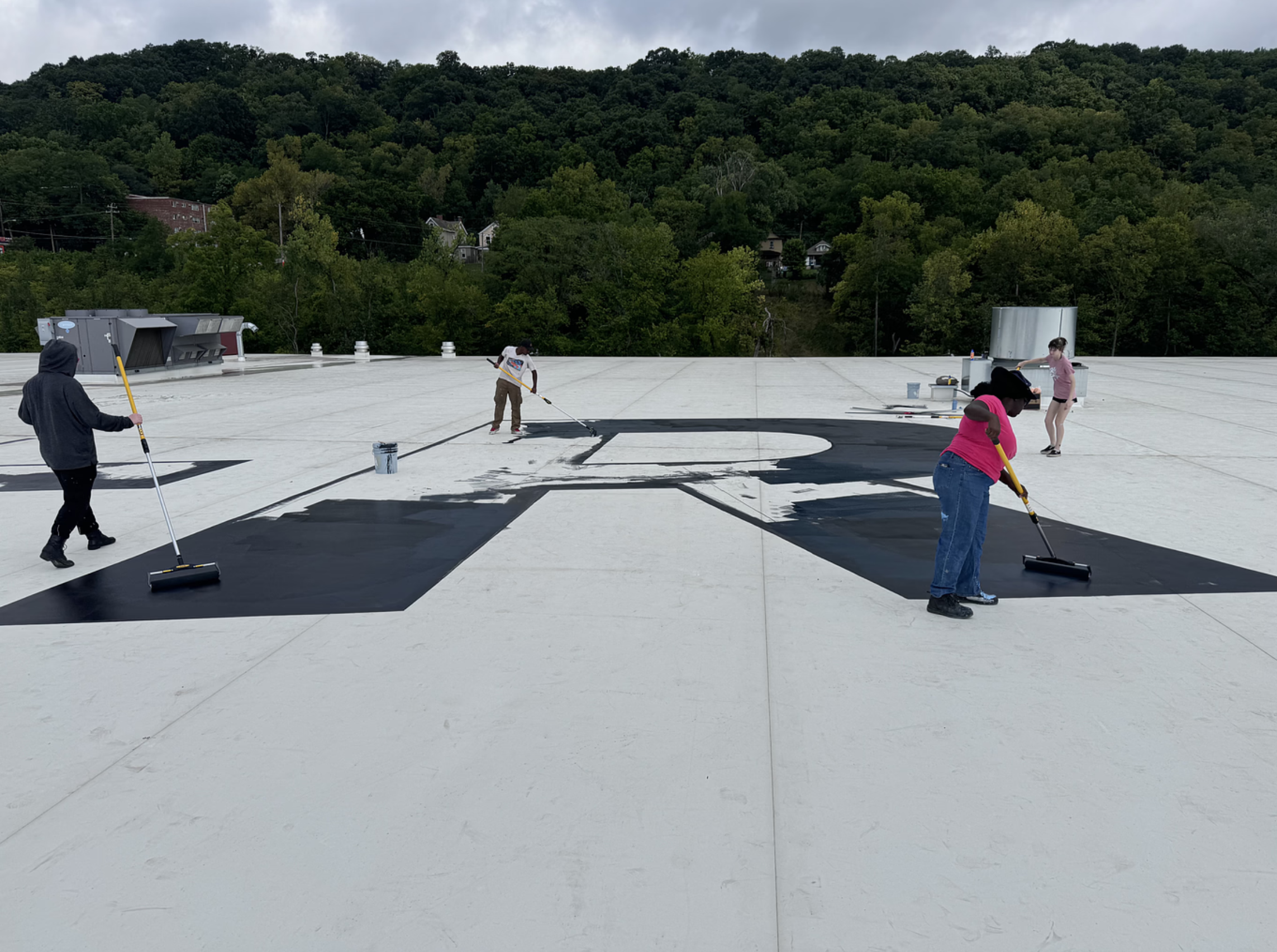 Big R for the Freestone Foodbank rooftop mural