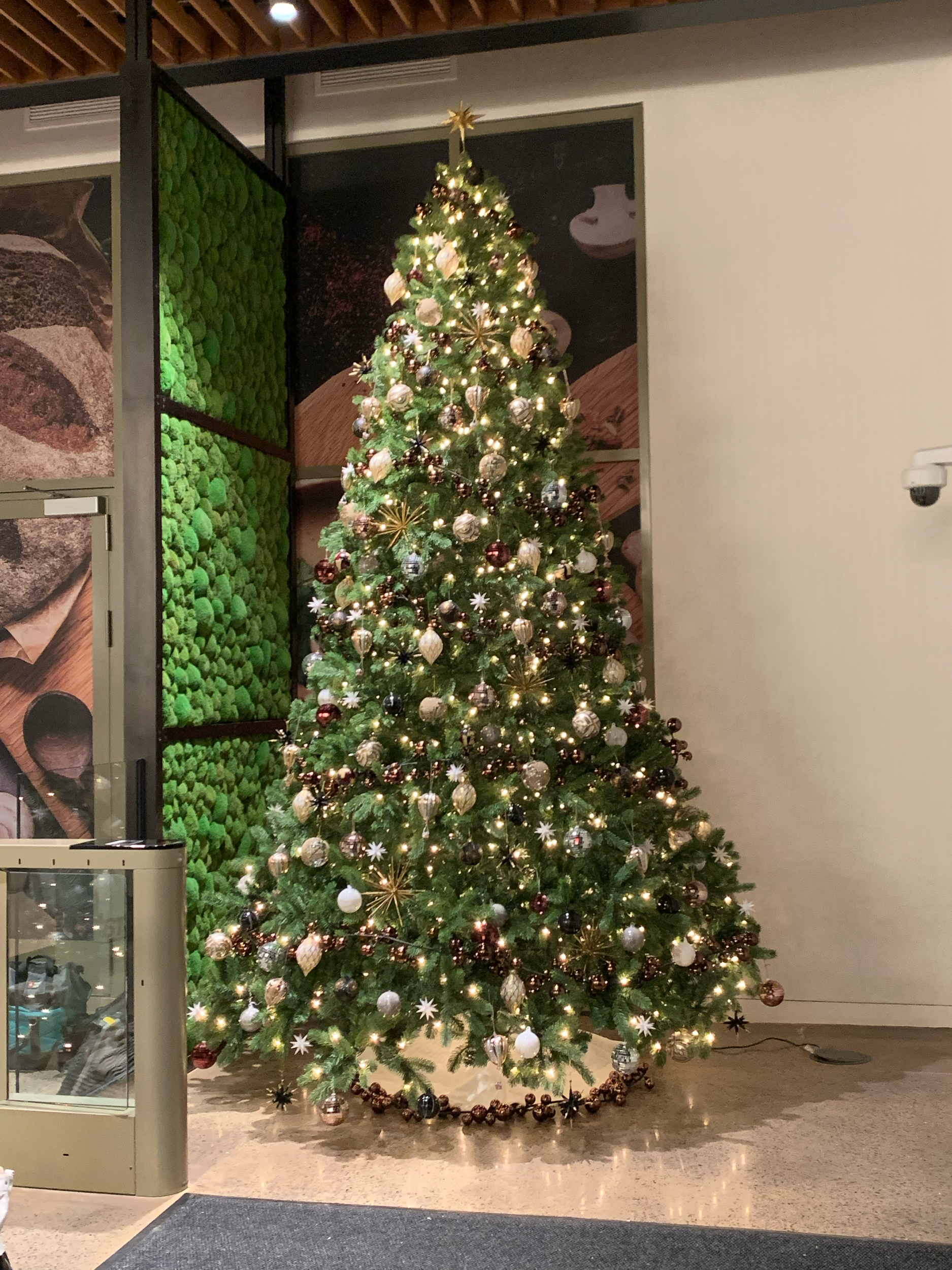 Warner Bros Discovery Interior Design and Decor Sourcing, Installation Hope Misterek Holiday Decor design and installation