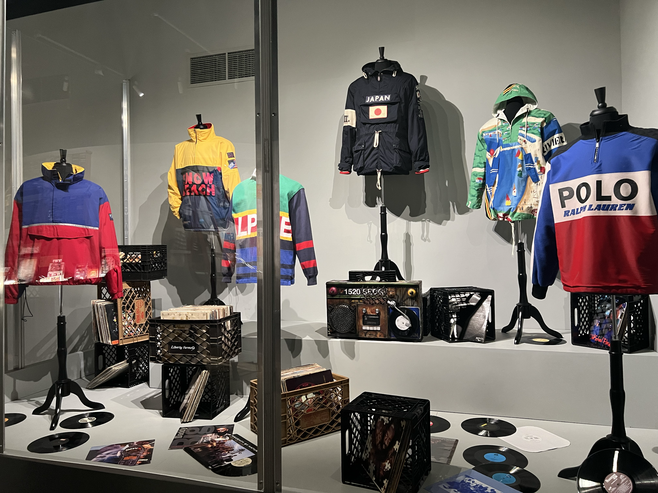 Halles Lumeniere Hip Hop Museum Display Hope Misterek