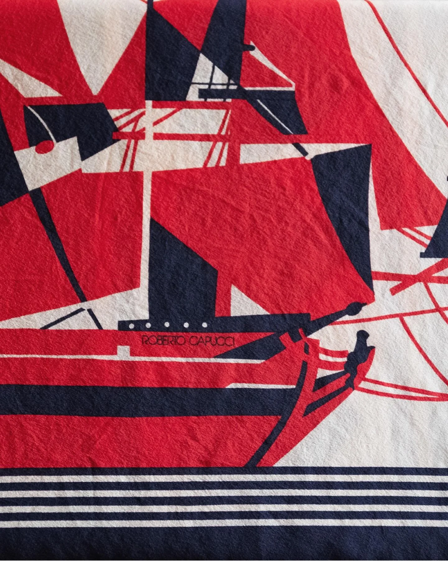 Dreaming of boats ⛵️ This scrunchie made from vintage silk, is a love letter to summer- bold sails, sun faded stripes and the quiet kind of beauty that stays with you long after the season ends. 🌞
#vintagesilk #quietluxury #summerescapes #vacationvi