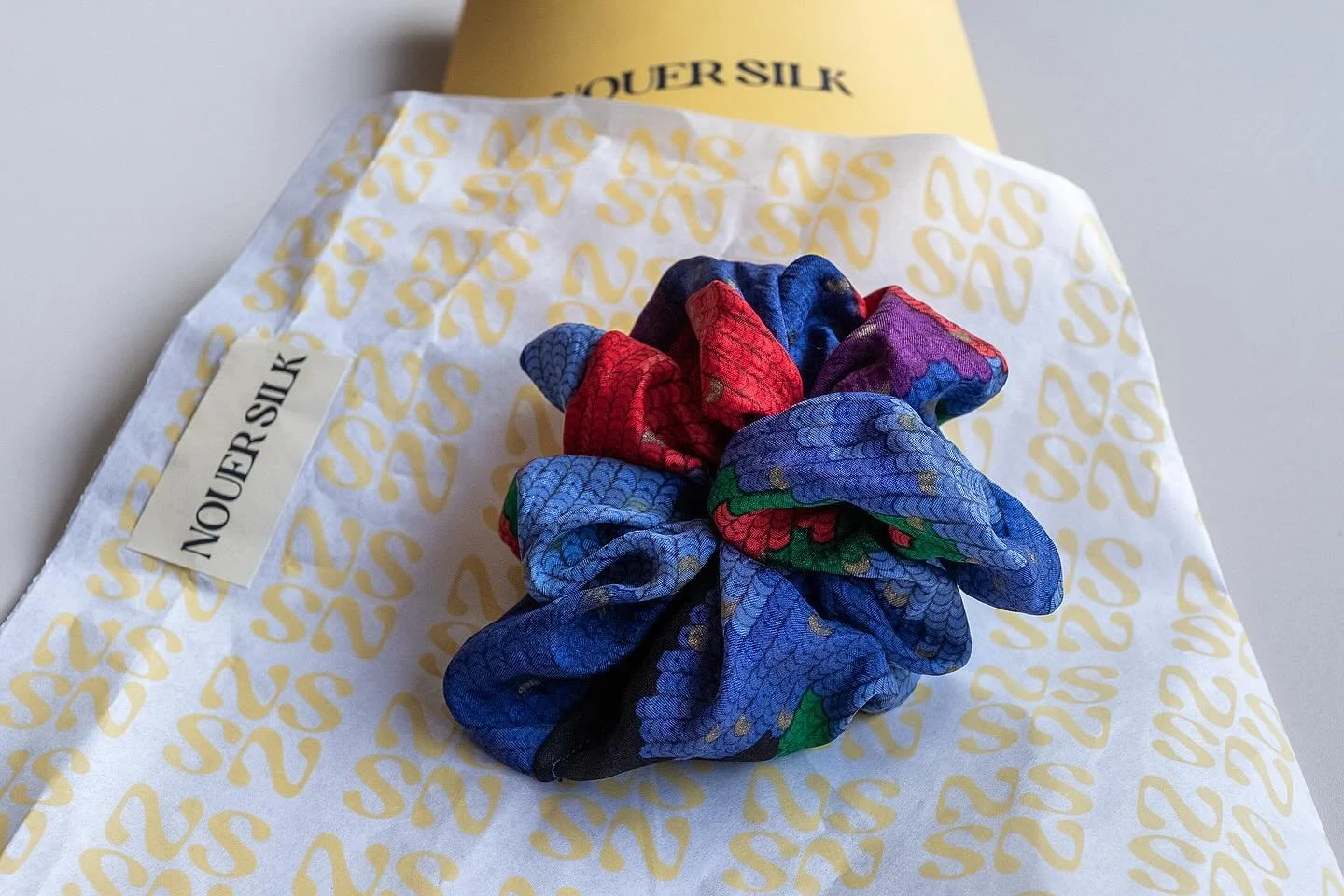 Consider this your new go-to gift (even if the gift is for you). Each Nouer Silk scrunchie is handmade in LA from vintage designer silk scarves. Chic, thoughtful, and perfect for those hard buy friends. 
#NouerSilk #QuietLuxury #SilkScrunchie #GiftBe