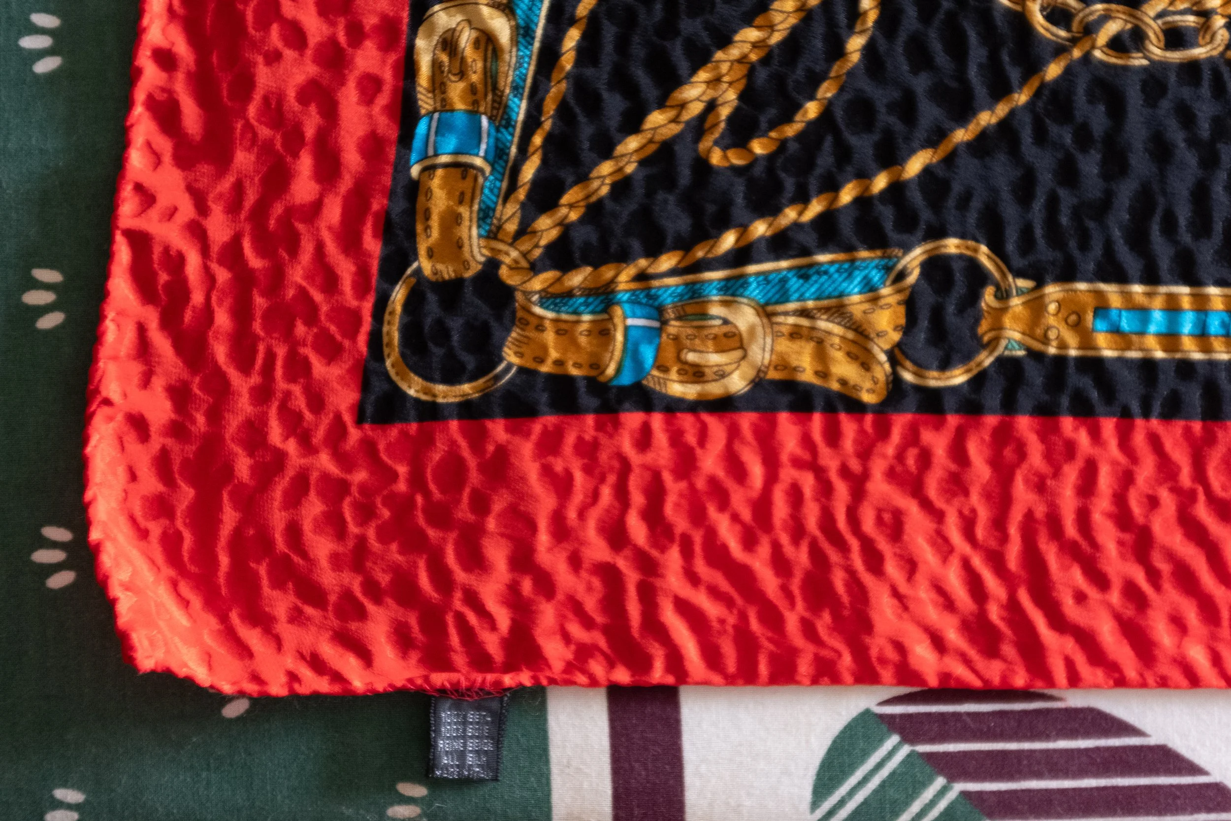 turquoise-with-red-flowers_tag_202506.jpg