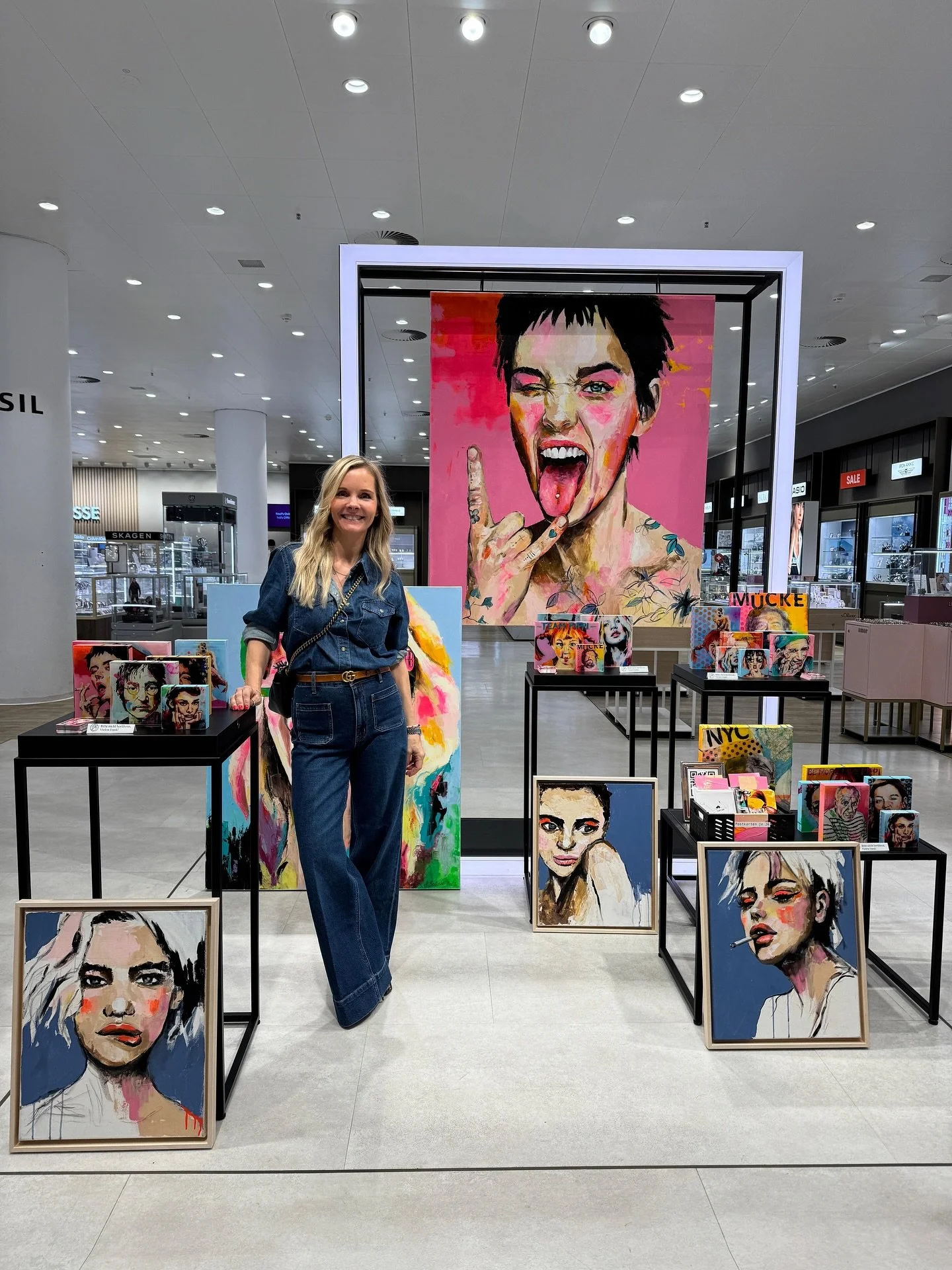 Was für ein unvergessliches Erlebnis! Meine Bilder waren beim Art-Meets-Fashion-Event in der Galeria Frankfurt zu sehen – ein wunderbarer Rahmen zwischen Mode, Schmuck und Kunst. Die Stimmung war großartig, die Gespräche inspiri