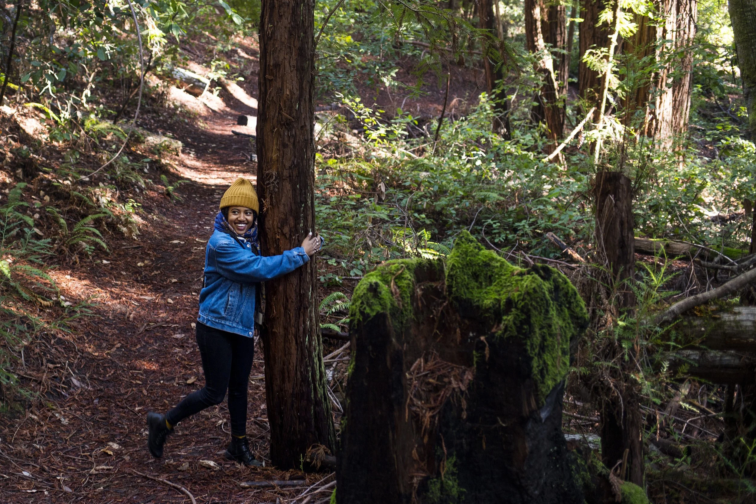 20180120-student-hugging-tree-NEG-01.JPG