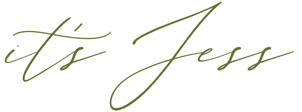 Stylized cursive text that reads "it's Jess" in green ink.
