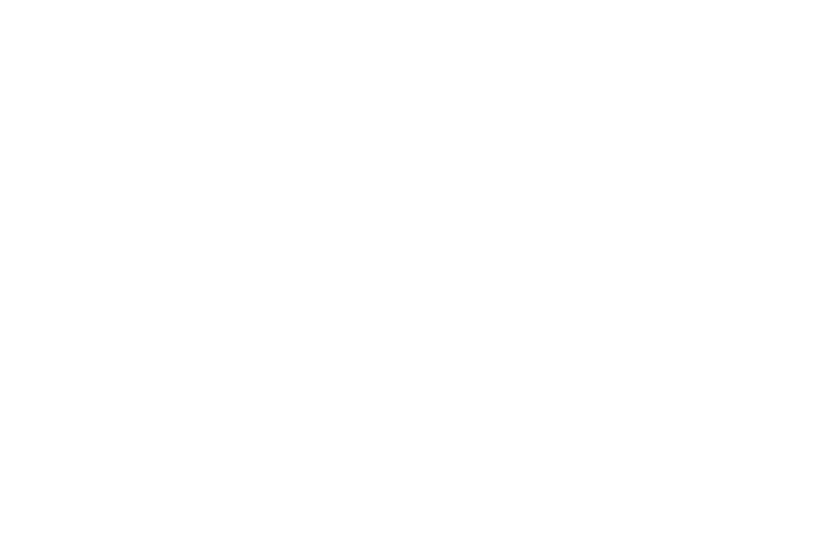 Icon of a camera with the words "FREE PHOTOS" next to it.