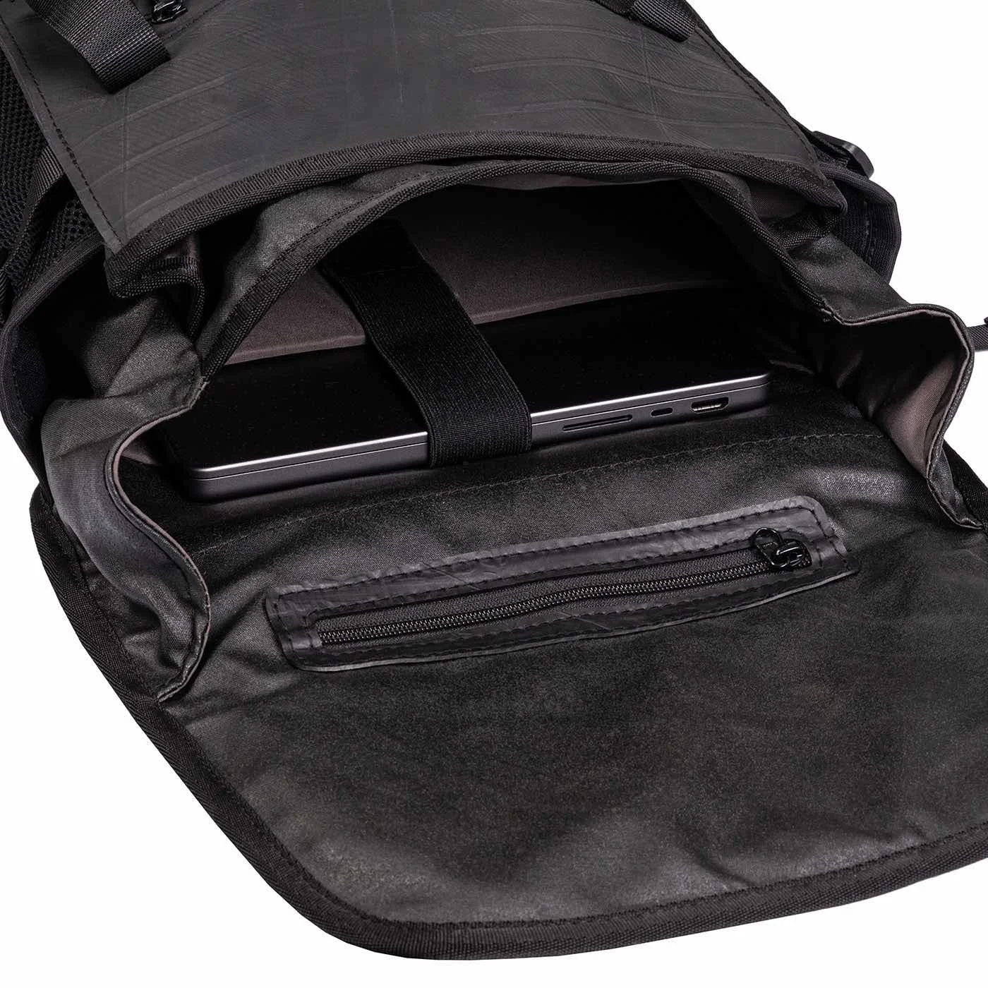 ColonelRubberUpcycledBackpackL6.jpg