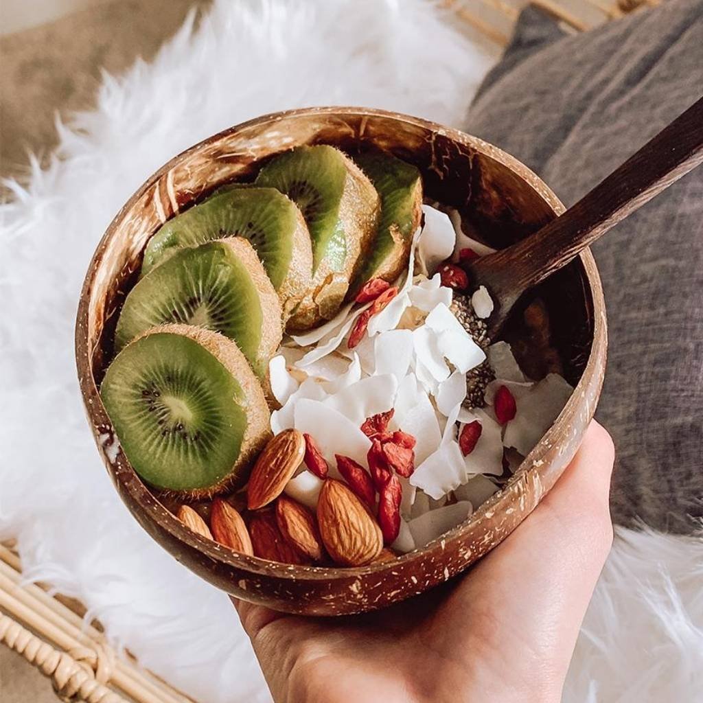painted-coconut-bowls.jpg