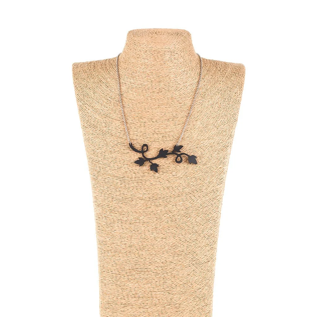 Lethisia-Necklace-2.jpg