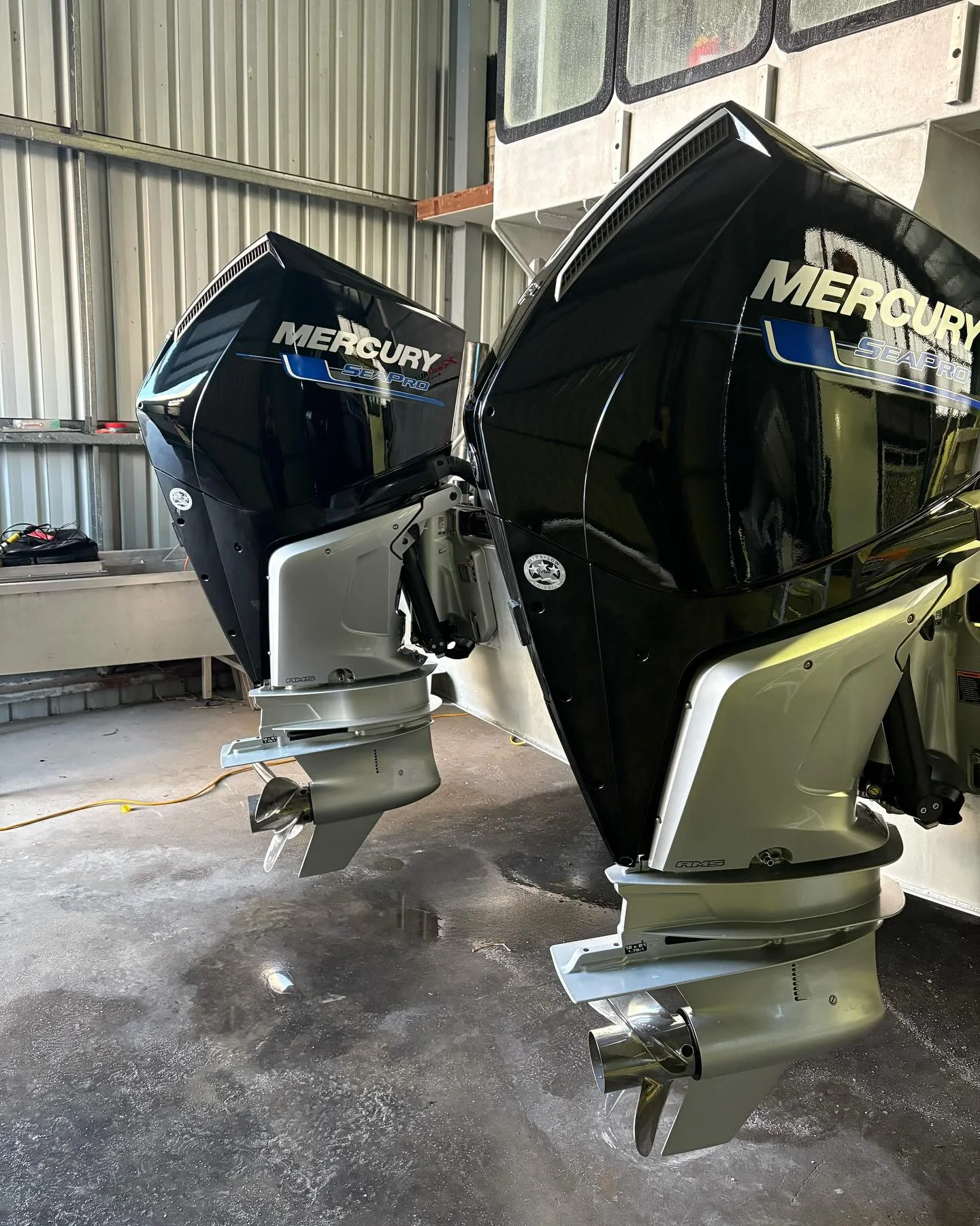 Recent new engine install for Reece from @southern_eyre_seafood 

Twin Mercury 300HP 4.6L V8s 
Seapro range is Mercurys purpose built commercial engine line up offering,
✅ 3 year commercial warranty 
✅ Heavy duty gear boxes
✅ Class leading displaceme