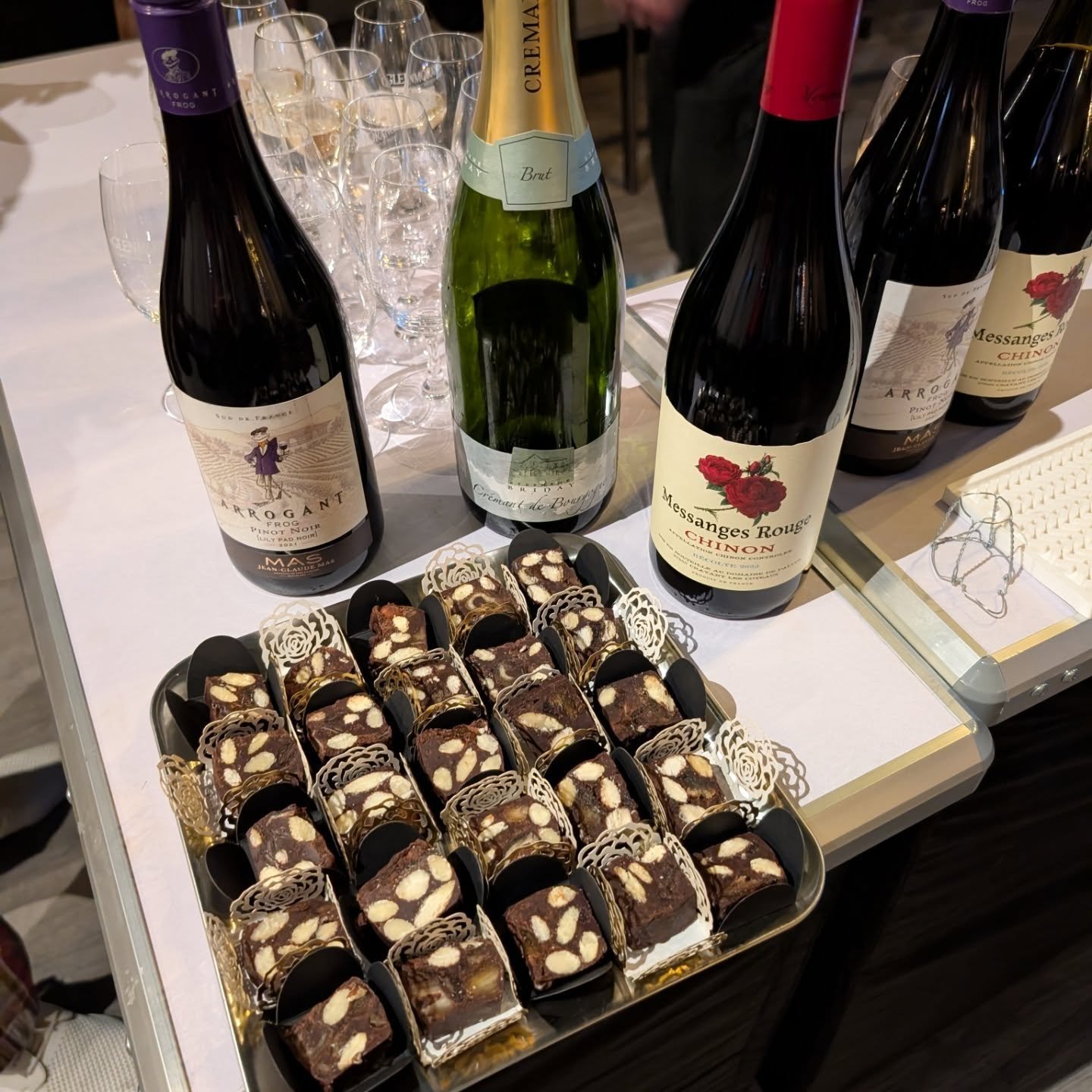 The February tasting had it all: Bubbles, Chocolate, and a little bit of Russian Roulette. 🍷🍫🔫

Last night was our final pour in the lounge, and it was one for the books.

The Highlights:

✨ The Sparkle: We kicked things off with the Stephane Brid
