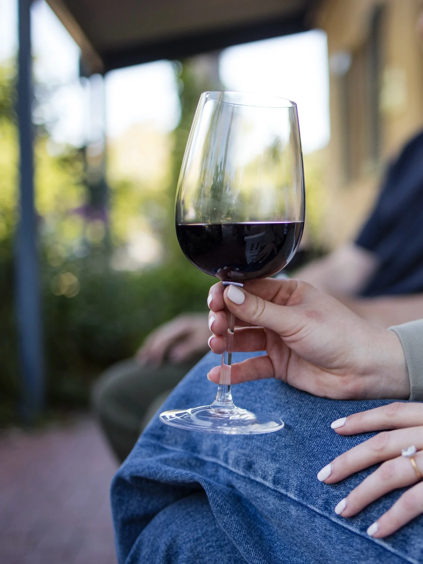 Cooler days are settling in at @donnybrookcottages 🍂

Slow mornings, coffee stops and a glass of something good on the patio while watching sun go down across the valley.

This is @clarevalleysa at its most unhurried. Come stay a while.

#Donnybrook