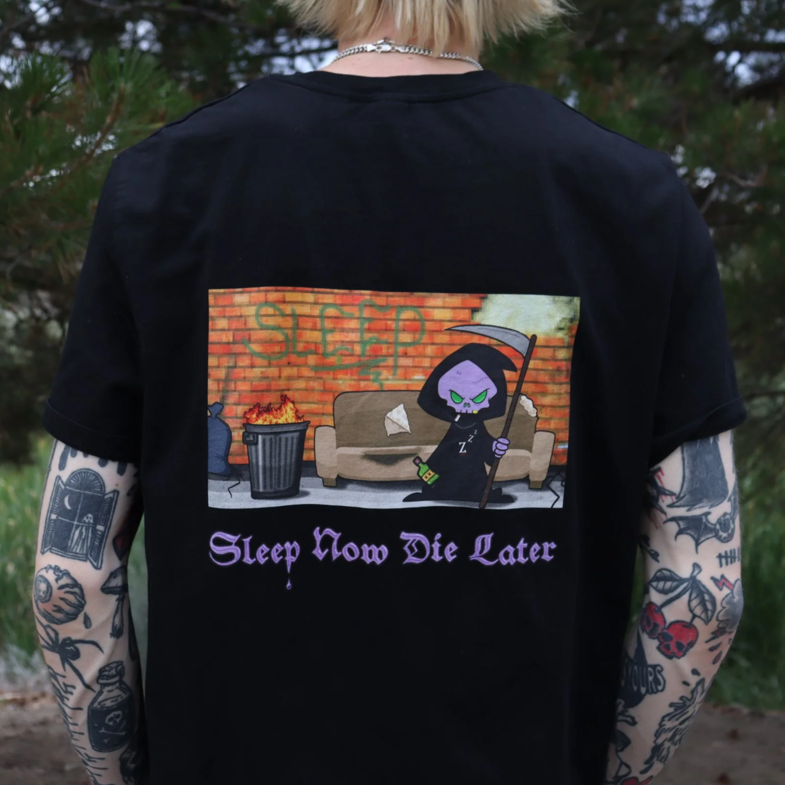 Back+Close+Black+T-Shirt.png