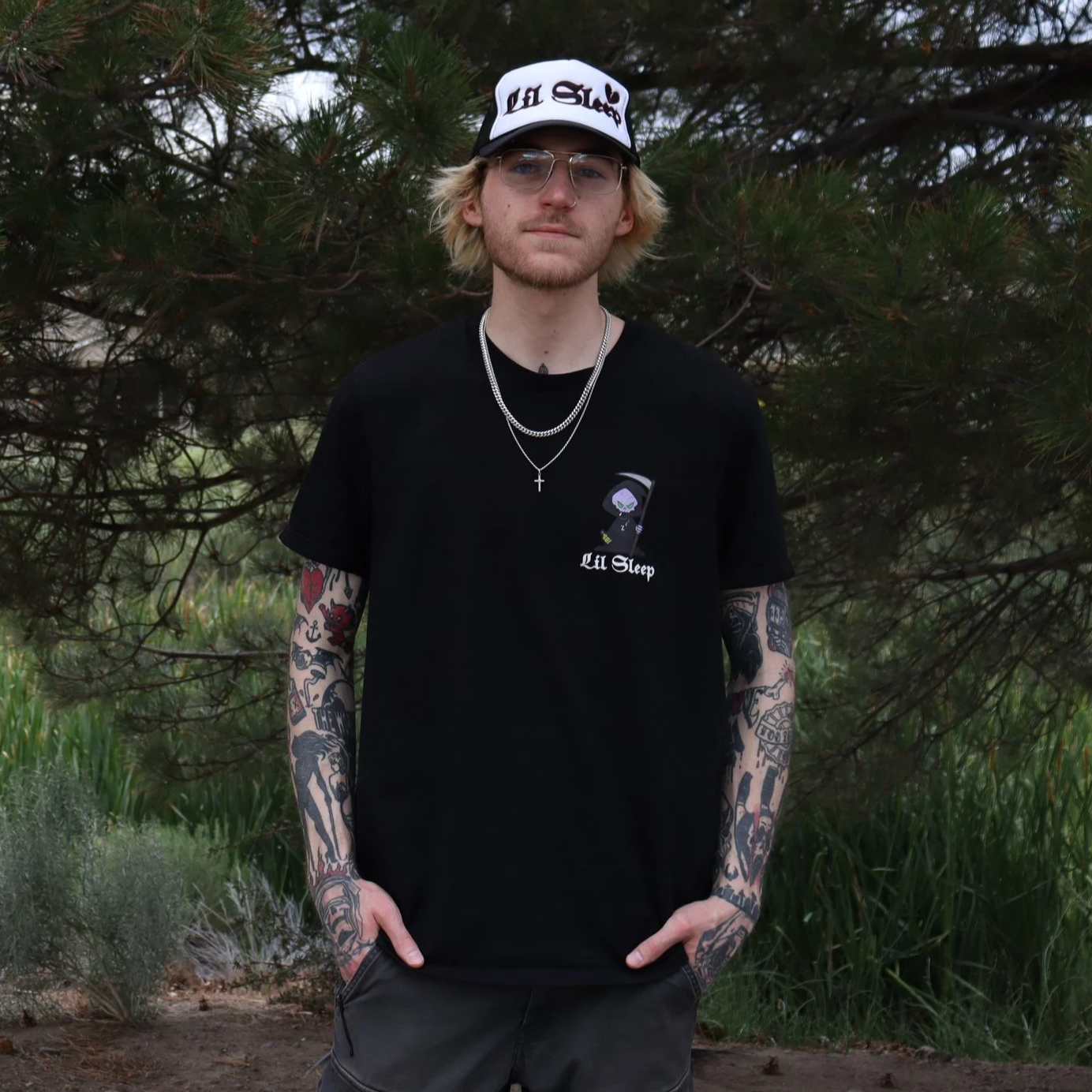 Front+Wide+Black+T-Shirt.png