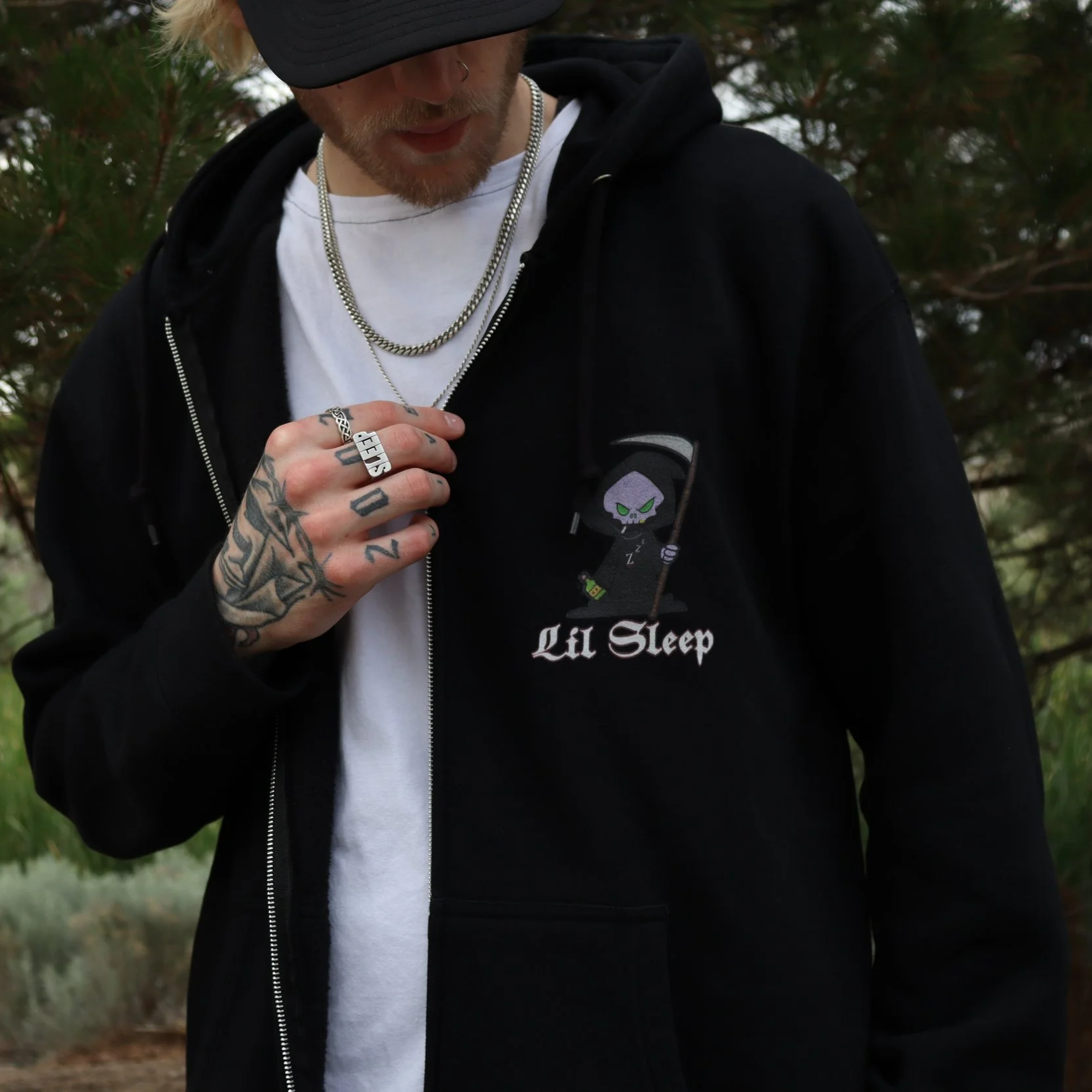 Front+Close+Black+Zip+Up.png