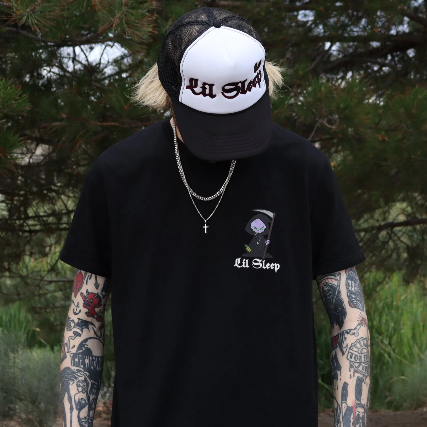 Front+Close+Black+T-Shirt.png