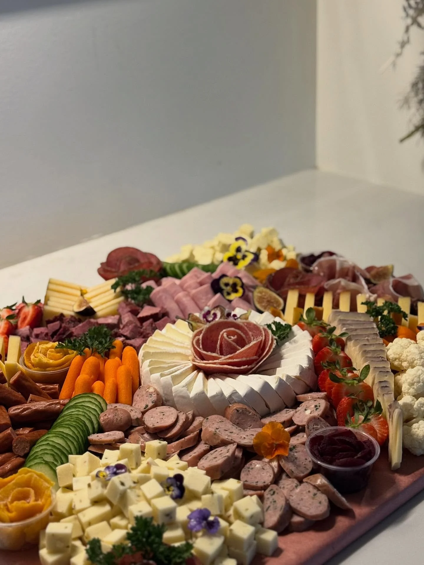 🍂 Happy Thanksgiving from Style &amp; Graze! 🧀✨
Grateful for the gatherings, the laughter, and the moments shared around beautiful boards like this one.
Wishing you a cozy, joy-filled Thanksgiving surrounded by good food and even better company. 🧡
